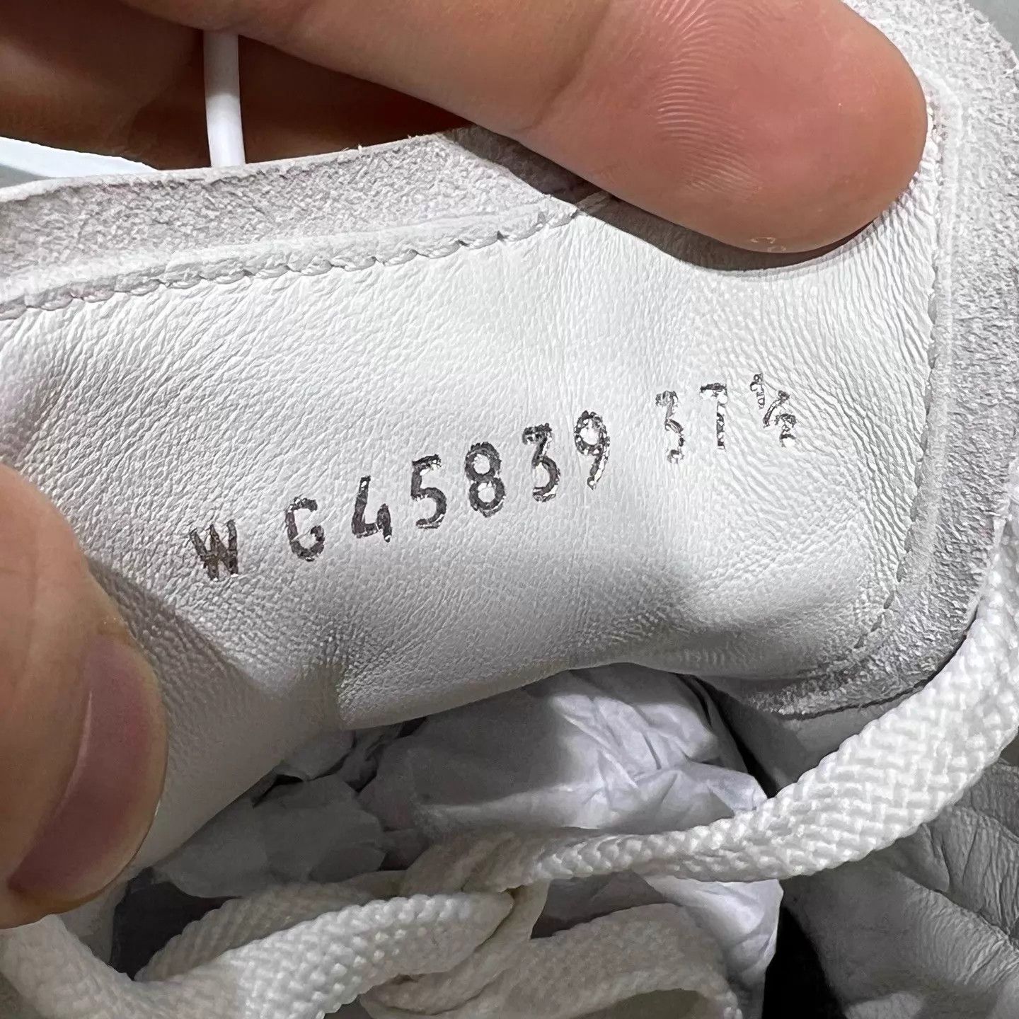Chanel Women's Chanel Deerskin Sneaker White EU 37.5 BNIB Size US 7 / IT 37 - 8 Thumbnail