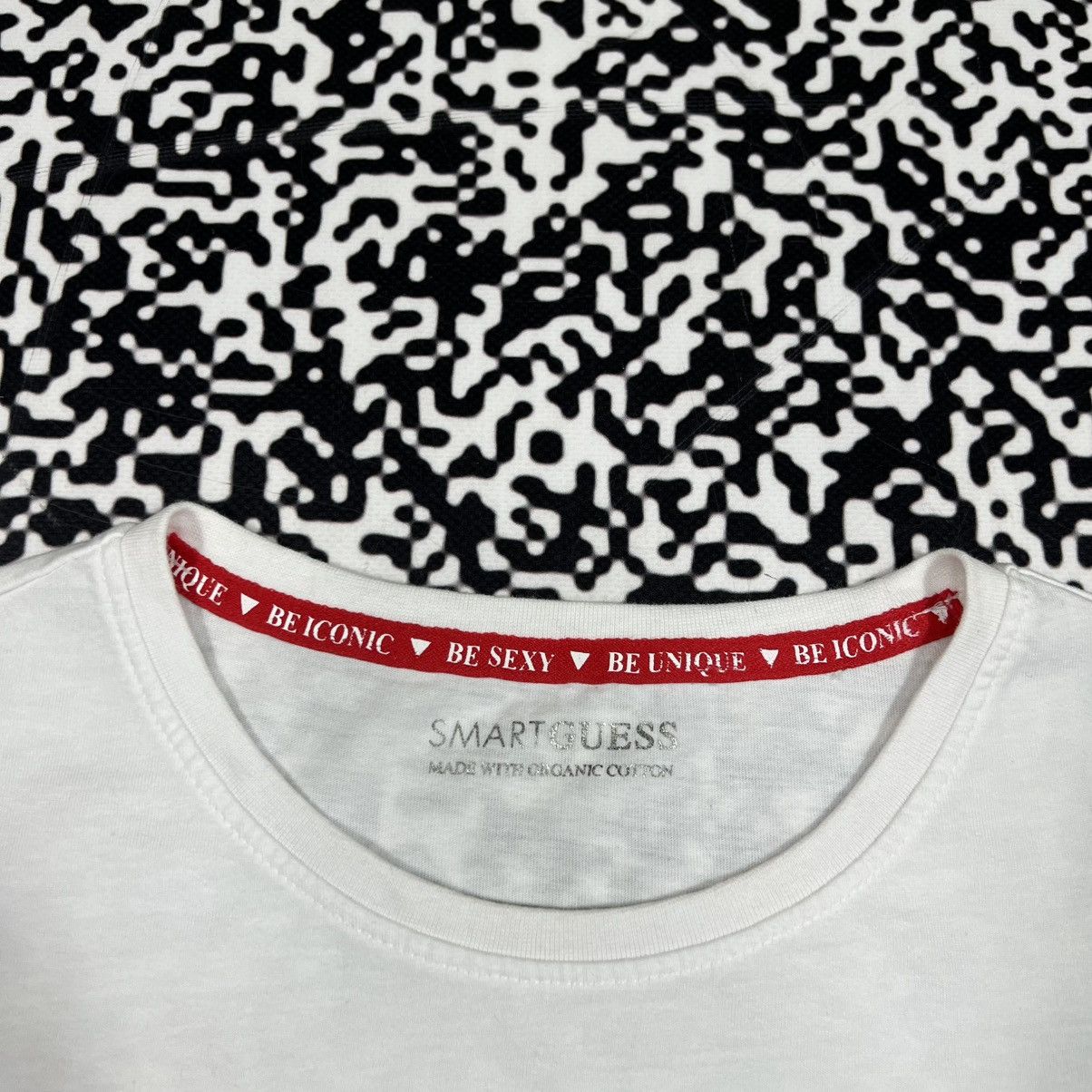 Guess Vintage Y2K Guess USA Big Logo Luxury Retro Style T-shirt Size S / US 4 / IT 40 - 7 Thumbnail