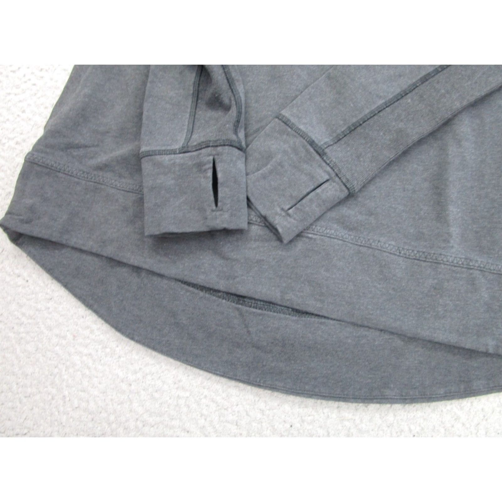 Lululemon Lululemon Sweatshirt Womens 6 Gray Crewneck Pullover Thumbholes Quiet Luxury Sweatshirt Shirt Womens Pullover 6 Gray Ladies Gym & Training Size M / US 6-8 / IT 42-44 - 2 Thumbnail