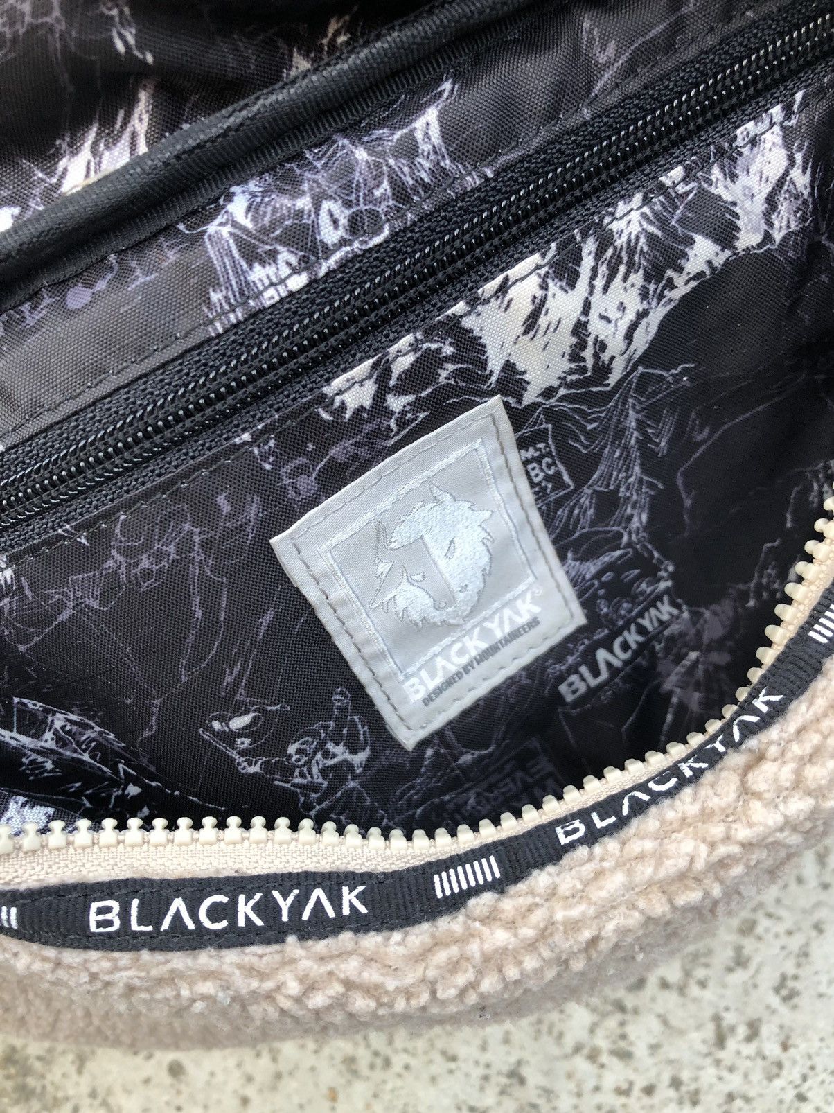 BLACKYAK BLACK YAK FLEECE FANNY PACK Size ONE SIZE - 7 Thumbnail