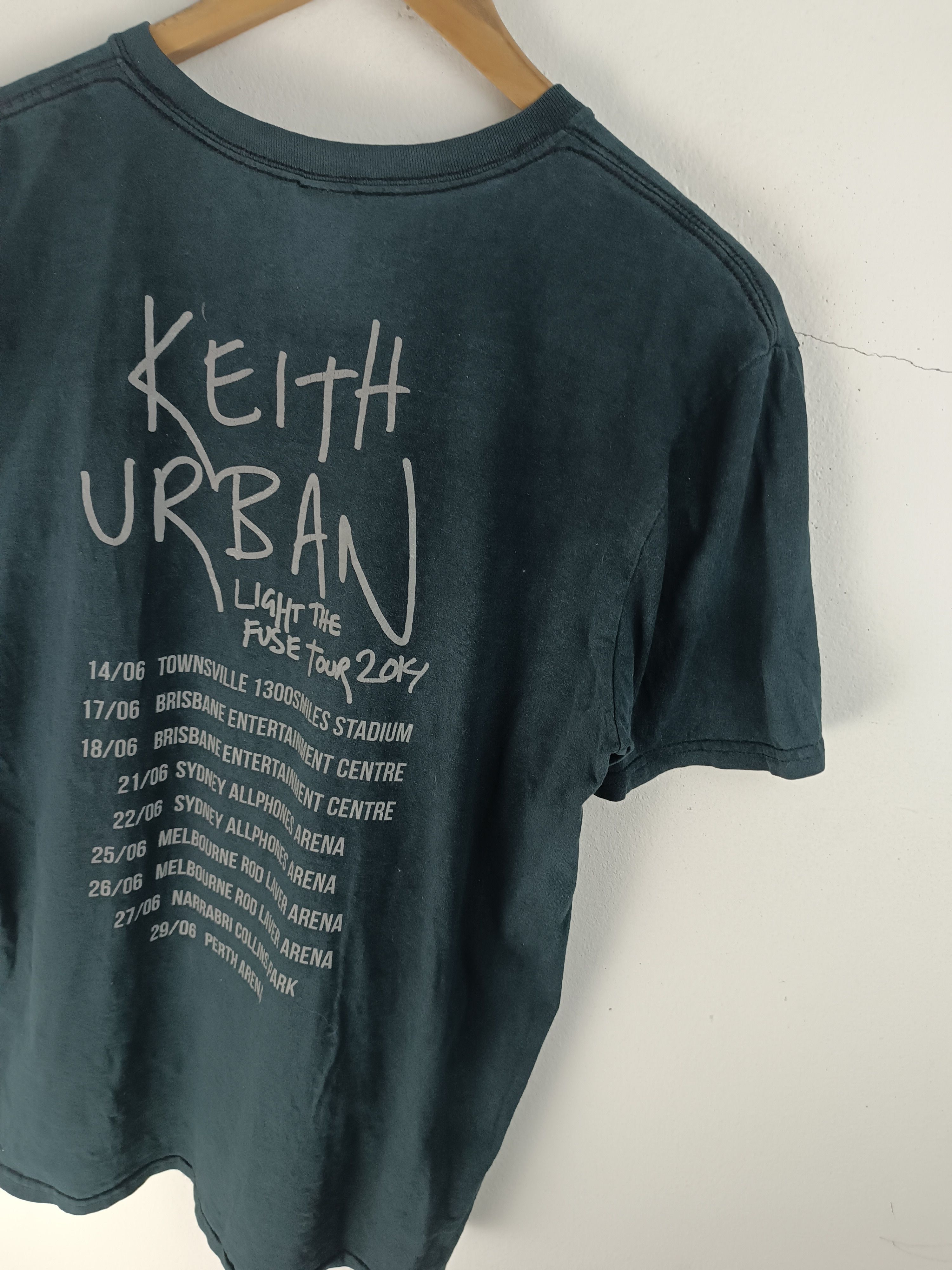 FADED VINTAGE 2014 KEITH URBAN TOUR TEE blake shelton church