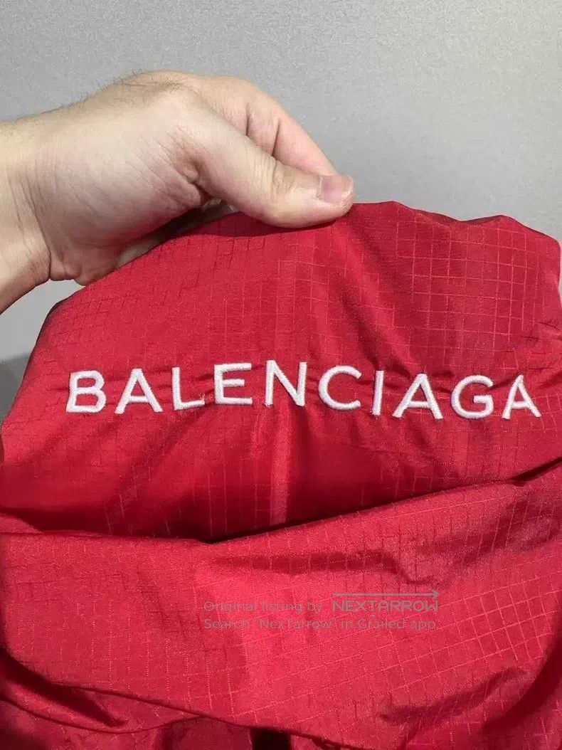 Balenciaga Balenciaga Back Embroidered Logo Down Jacket Size XXS / US 00 / IT 34 - 3 Thumbnail
