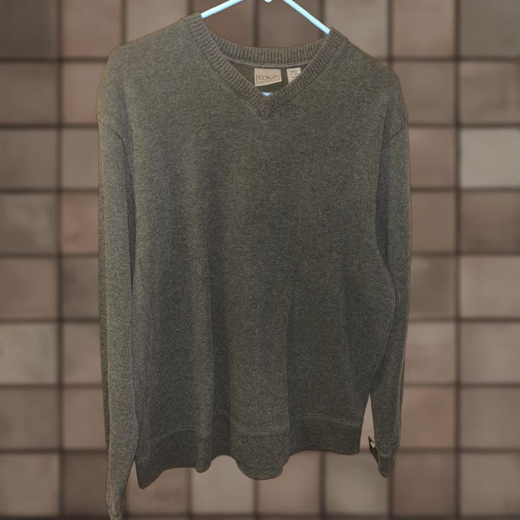 Vintage VINTAGE L.L. Bean Men’s Sweater V Neck Knit Cotton Green Casual Fall Winter Large Mens Size US L / EU 52-54 / 3 - 1 Thumbnail