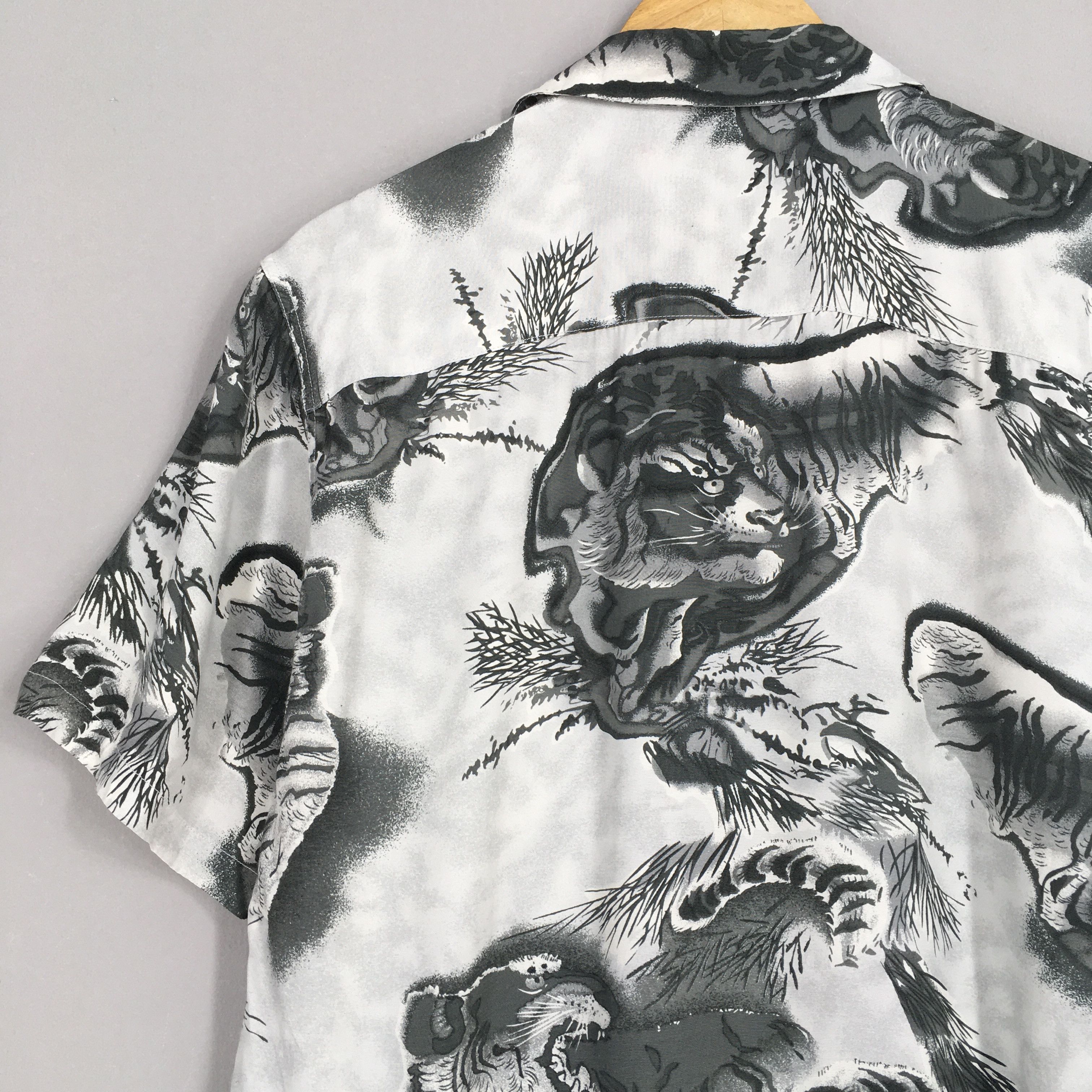 Other Vintage Houston Japan Hawaiian Dragon Shirt Medium Size US M / EU 48-50 / 2 - 9 Thumbnail