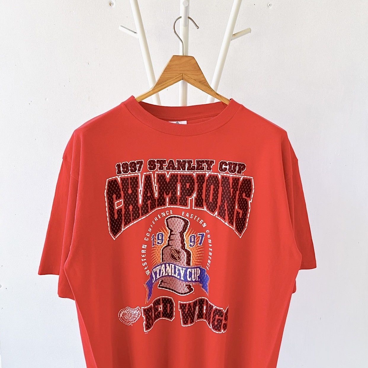 Vintage 90s Detroit Red Wings NHL t-shirt/ XL Size US XL / EU 56 / 4 - 3 Thumbnail