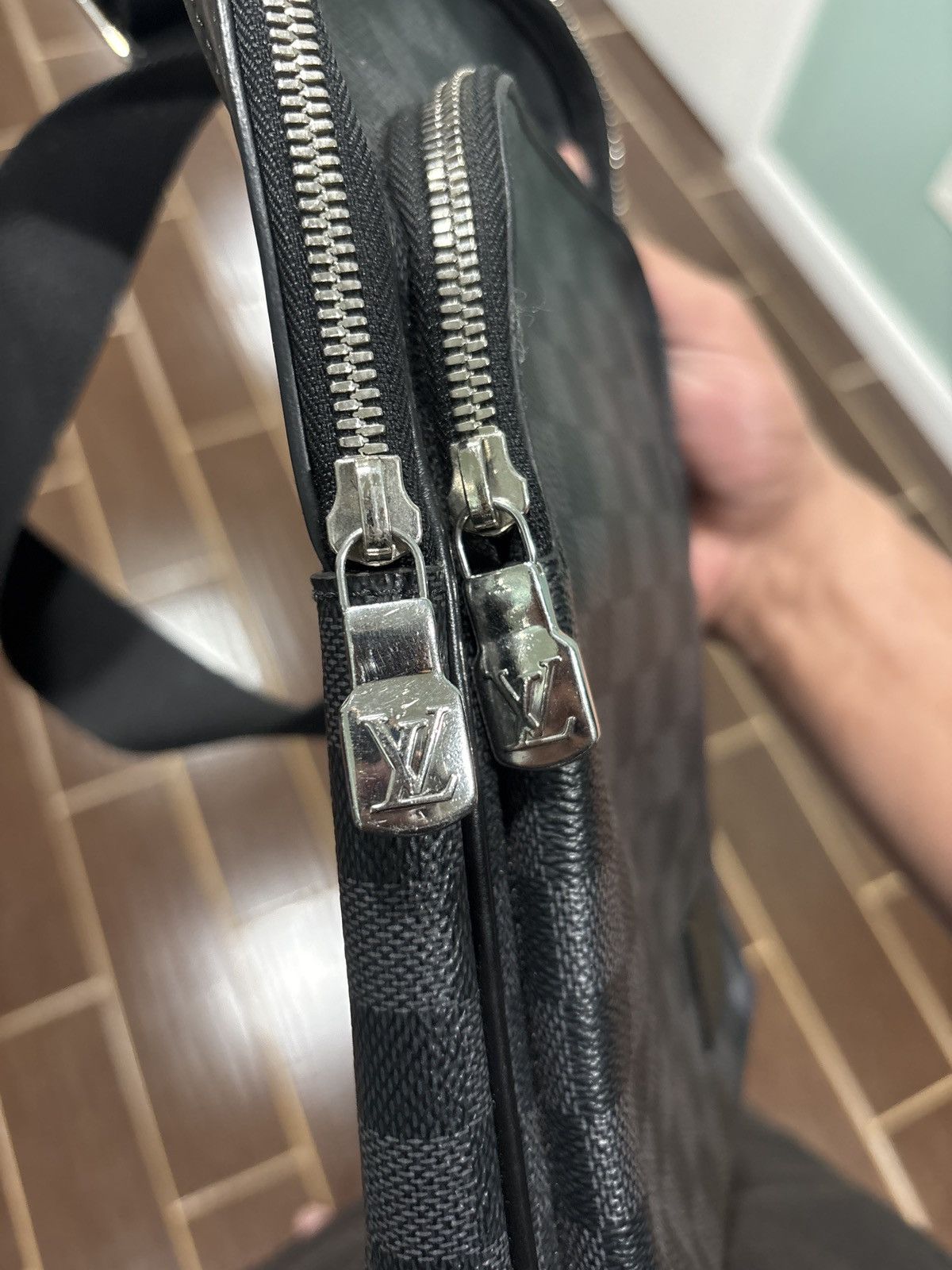 Louis Vuitton USED Louis Vuitton Damier Avenue Slingbag Fannypack Size ONE SIZE - 3 Thumbnail