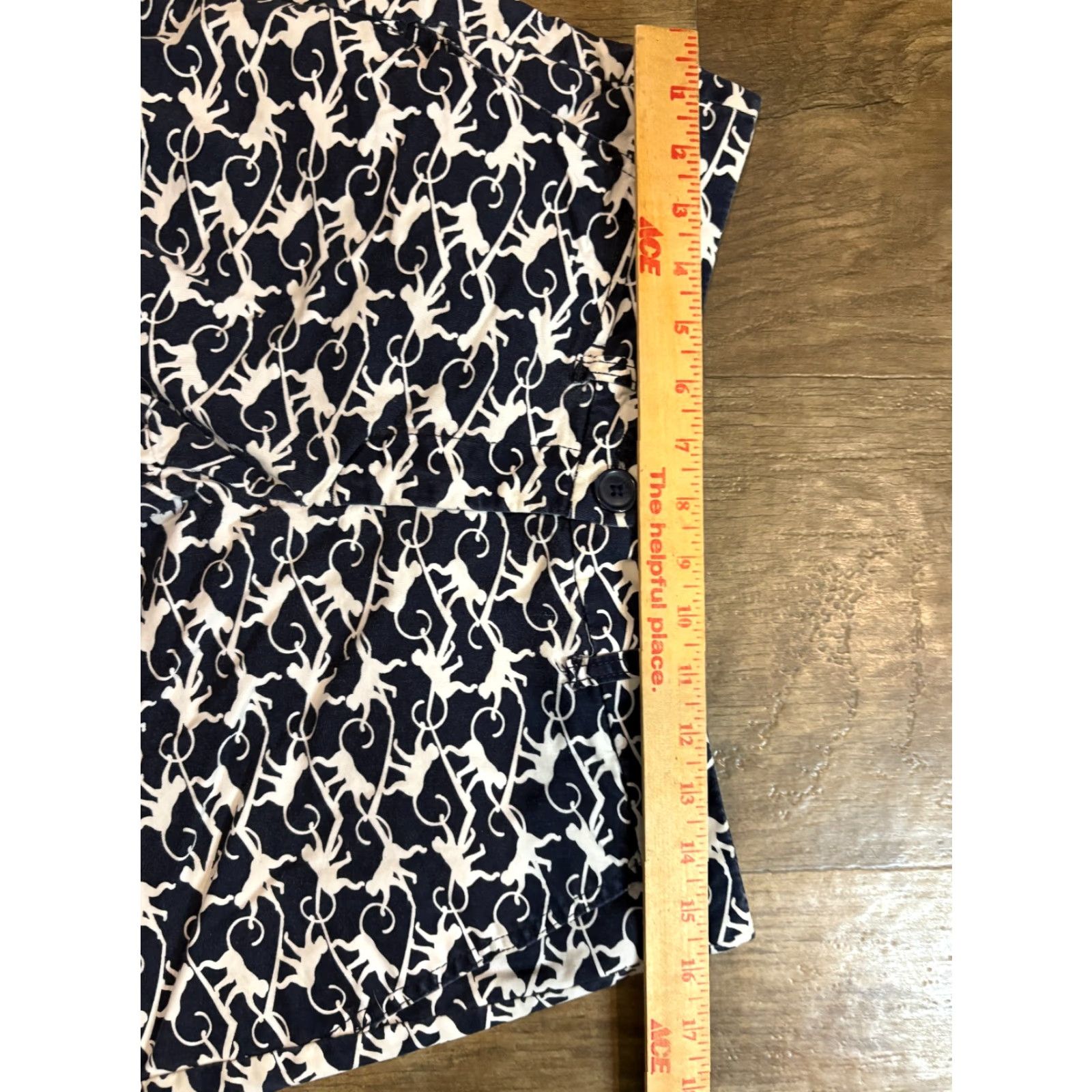 Vintage Crown & Ivy Shorts Womens Size 8 Blue Monkey Pattern Casual Whimsical Aloha Preppy Chino Slash Pocket Size 30" / US 8 / IT 44 - 2 Thumbnail