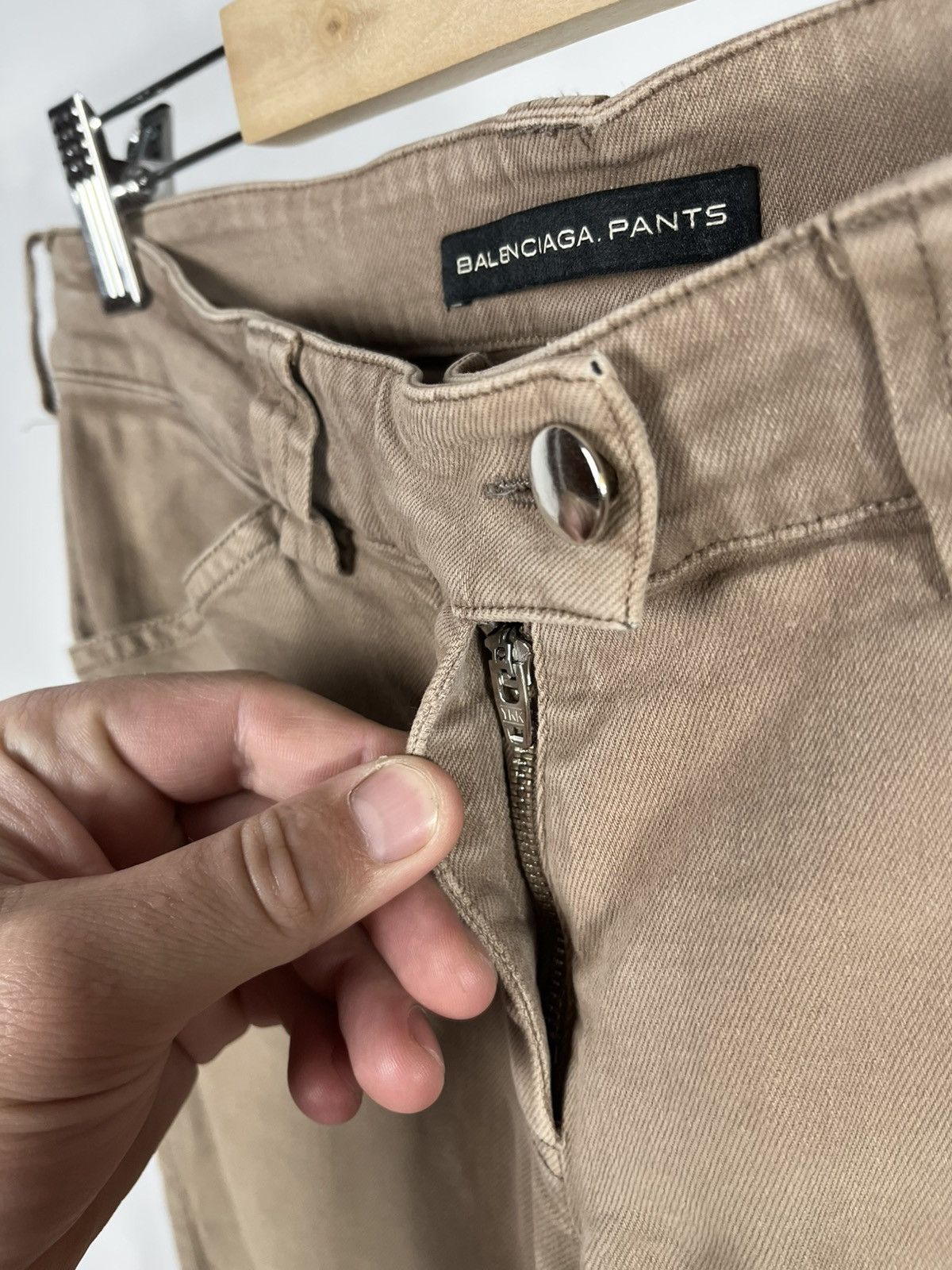 Balenciaga Balenciaga Pants Beige Slim Tapered Cotton Trousers Size 38 Size 26" / US 2 / IT 38 - 5 Thumbnail