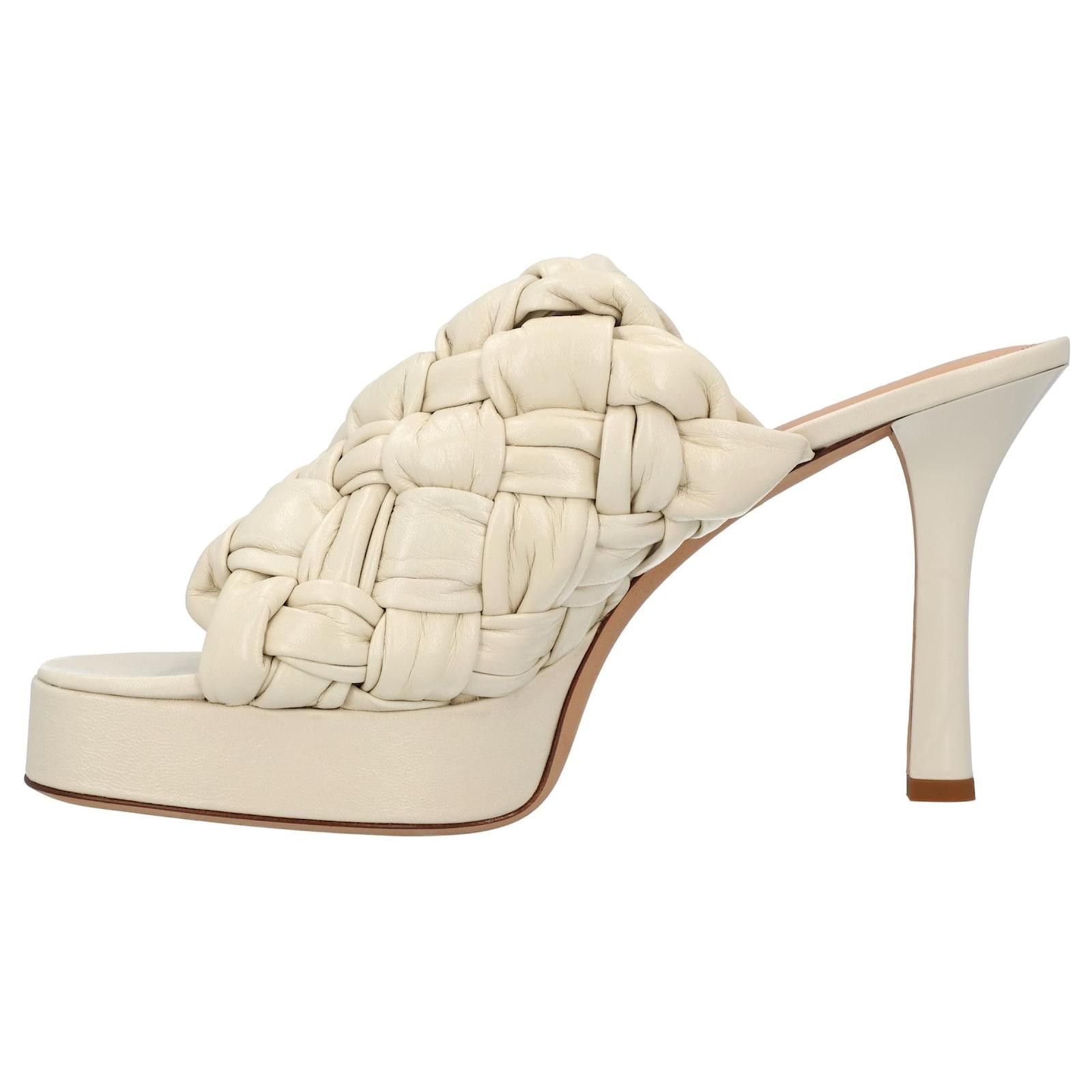 Bottega Veneta o1y0725 Covered Heel Mules in Beige Size US 7.5 / IT 37.5 - 1 Thumbnail