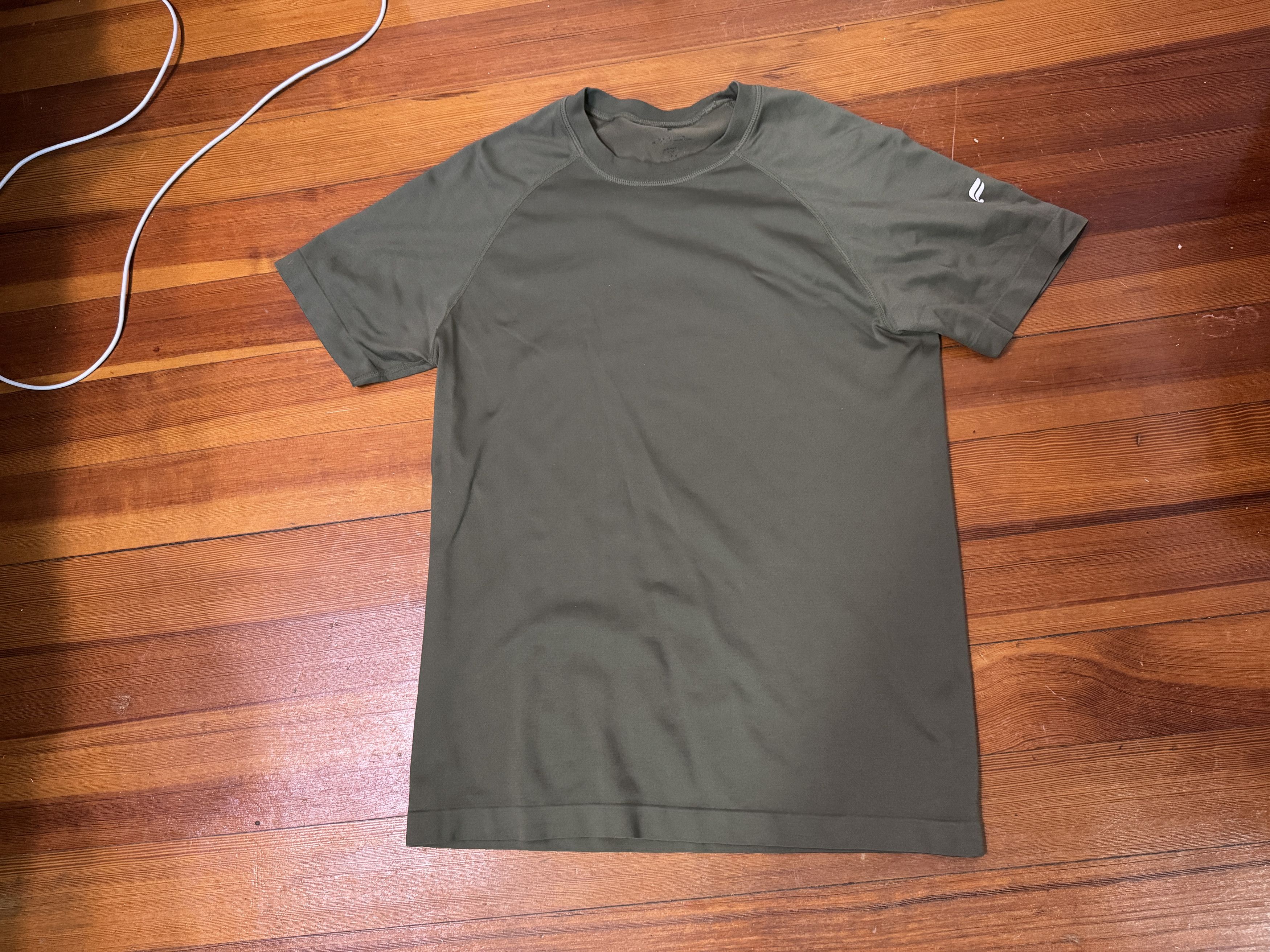 Fabletics Fabletics The Training Day Tee Shirt - Dark Moss Olive Green Size US S / EU 44-46 / 1 - 2 Thumbnail