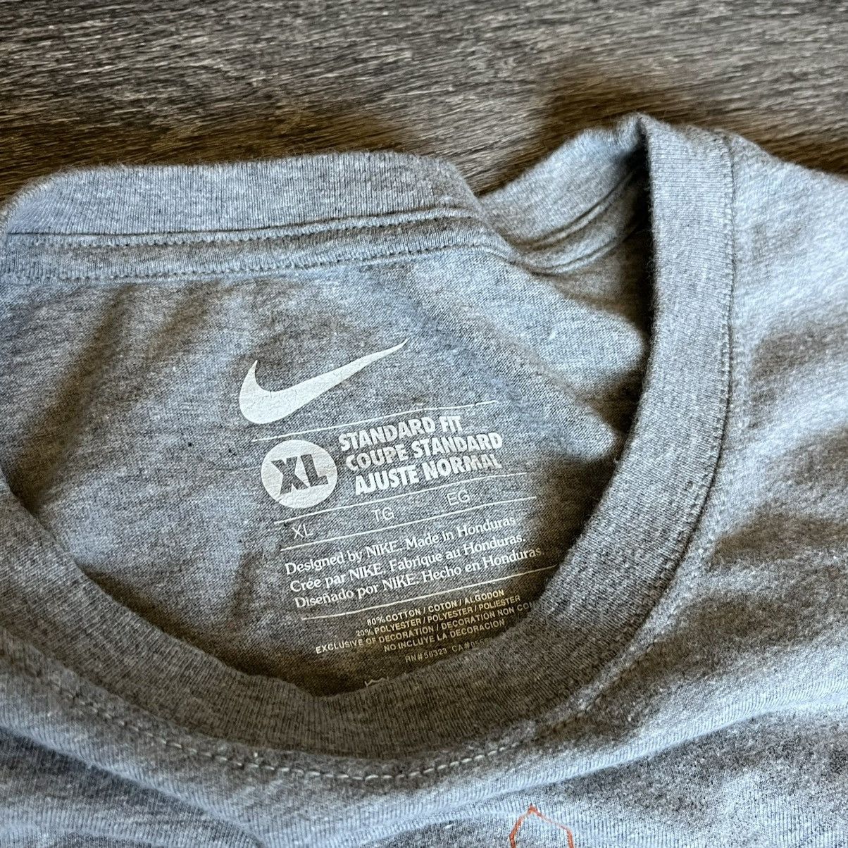 Nike × Vintage Vintage 2000s Nike Texas Longhorns Basketball Swoosh T Shirt Size US XL / EU 56 / 4 - 4 Thumbnail
