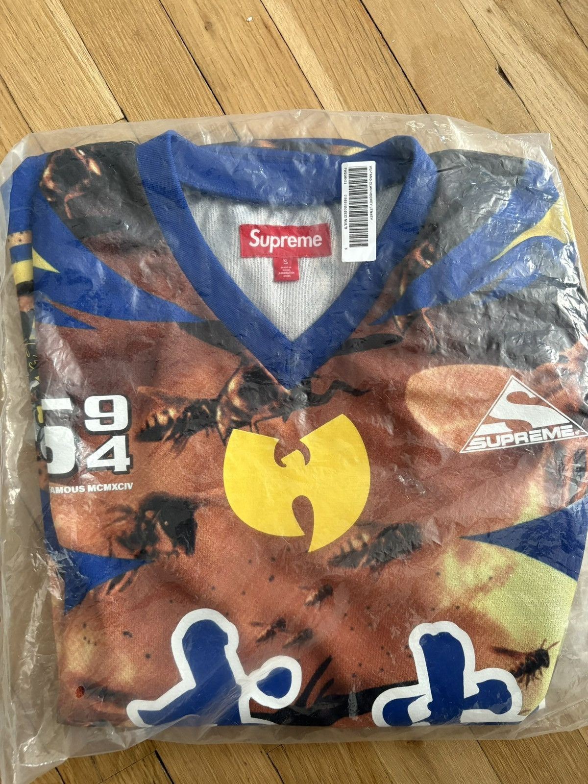 Supreme Supreme Wu Tang Hockey Jersey Size US S / EU 44-46 / 1 - 1 Thumbnail