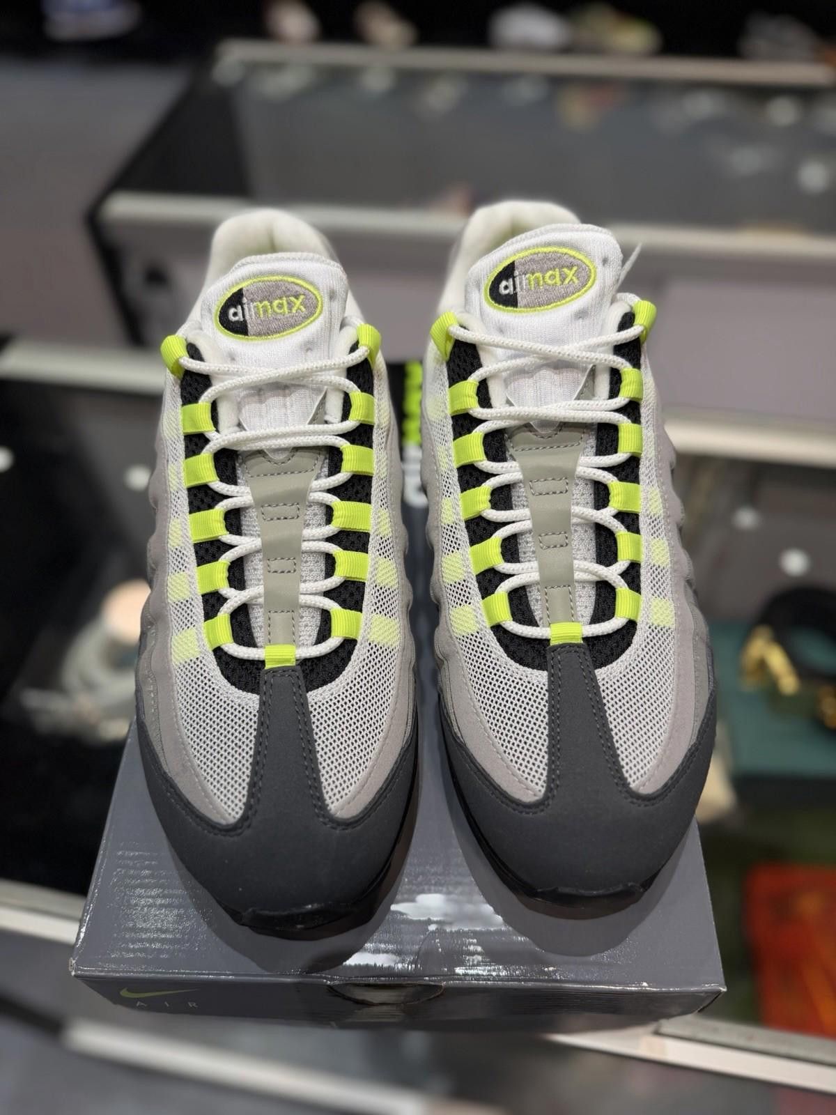Nike Size 9.5 - Nike Air Max 95 OG 2025/2026 Neon (HM4740 001) Size US 9.5 / EU 42-43 - 6 Thumbnail