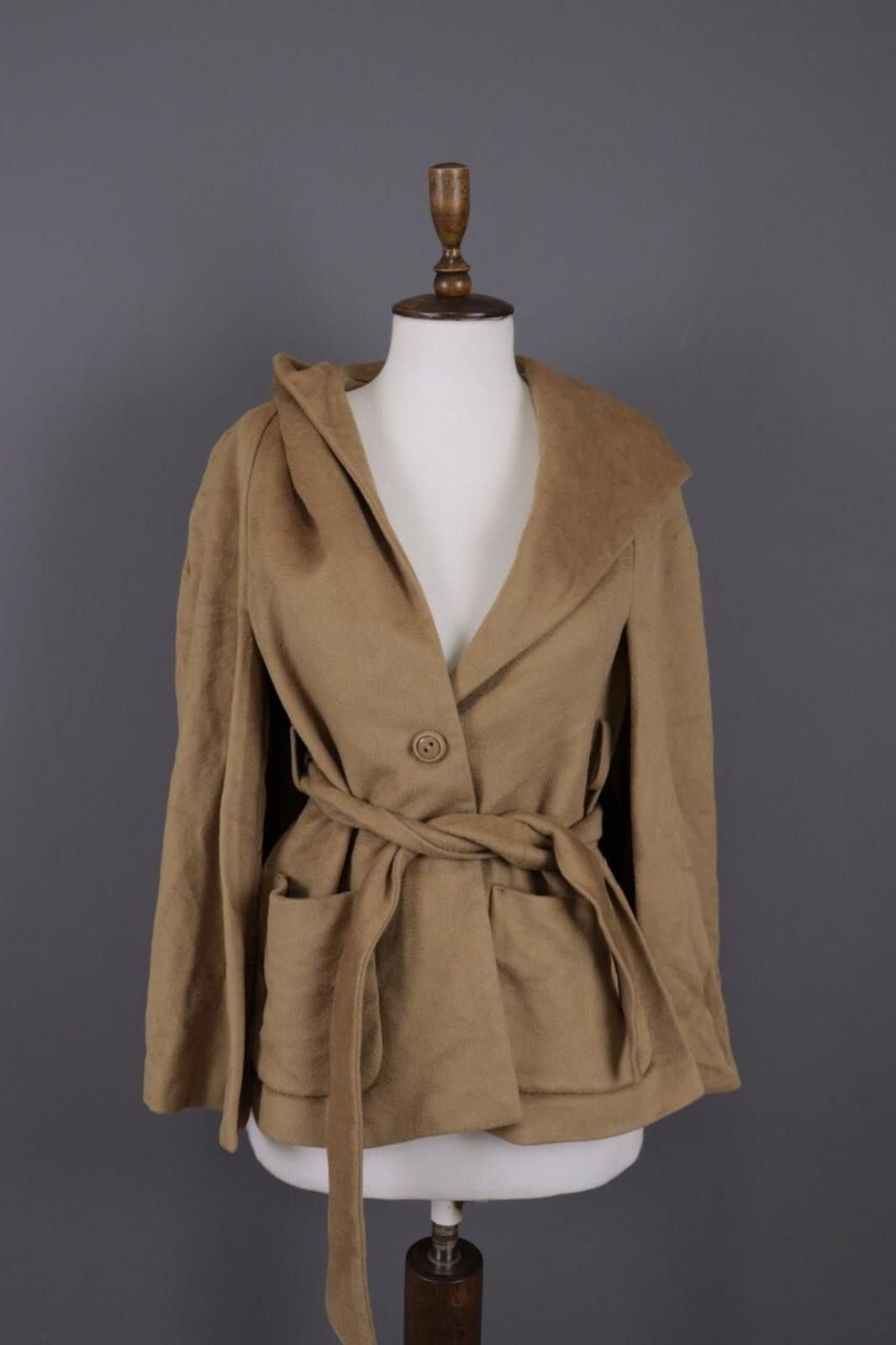 Designer Max Mara Beige Wool Knit Belted Coat Jacket USA 6 / GB 8 Size M / US 6-8 / IT 42-44 - 1 Thumbnail