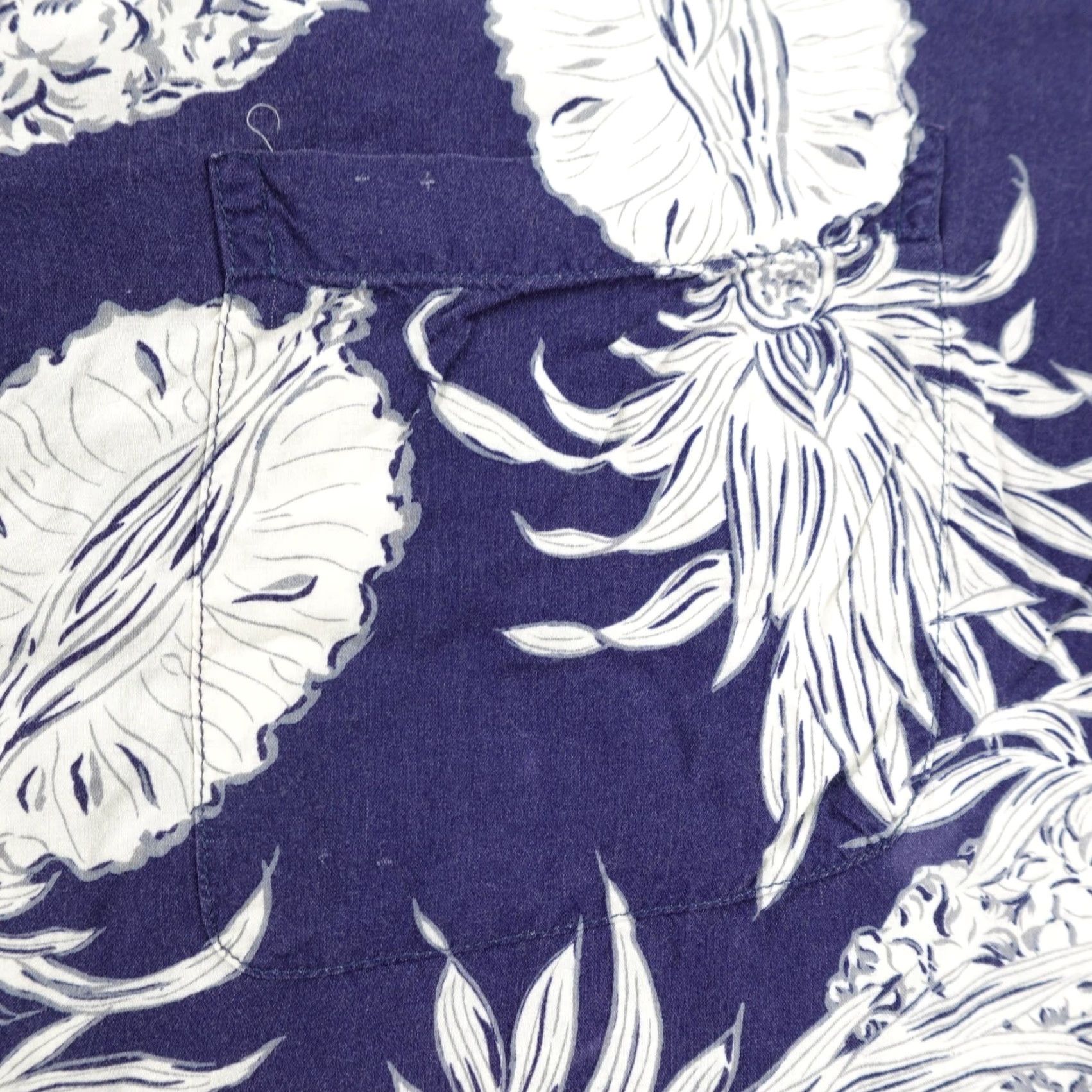 Reyn Spooner VINTAGE Reyn Spooner Shirt Men XL Blue White Hawaiian Aloha Pineapple Camp Rayon Casual Beach 90s Mens XL Size US XL / EU 56 / 4 - 3 Thumbnail