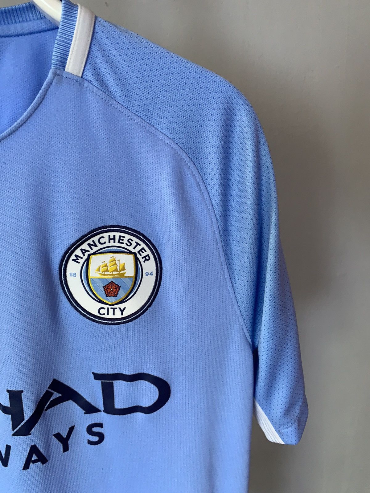 Nike Manchester City 2017/18 Nike Home Soccer Jersey Size-M Size US M / EU 48-50 / 2 - 4 Thumbnail