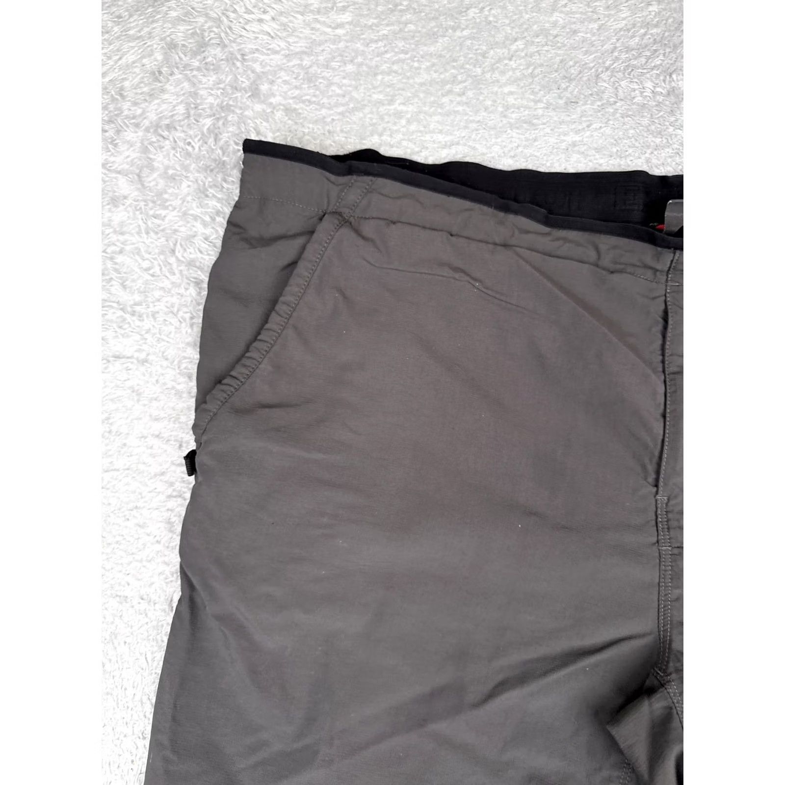 The North Face The North Face Shorts Mens Medium Gray Microfiber 10 Inseam Elastic Waist Casual Size US 31 - 4 Thumbnail