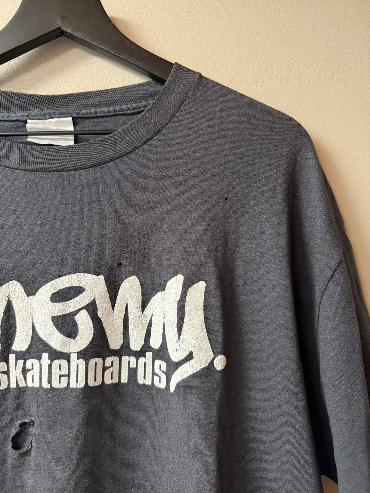 Vintage Vintage 2000s Faded Enemy Skateboards Tee Size US L / EU 52-54 / 3 - 4 Thumbnail