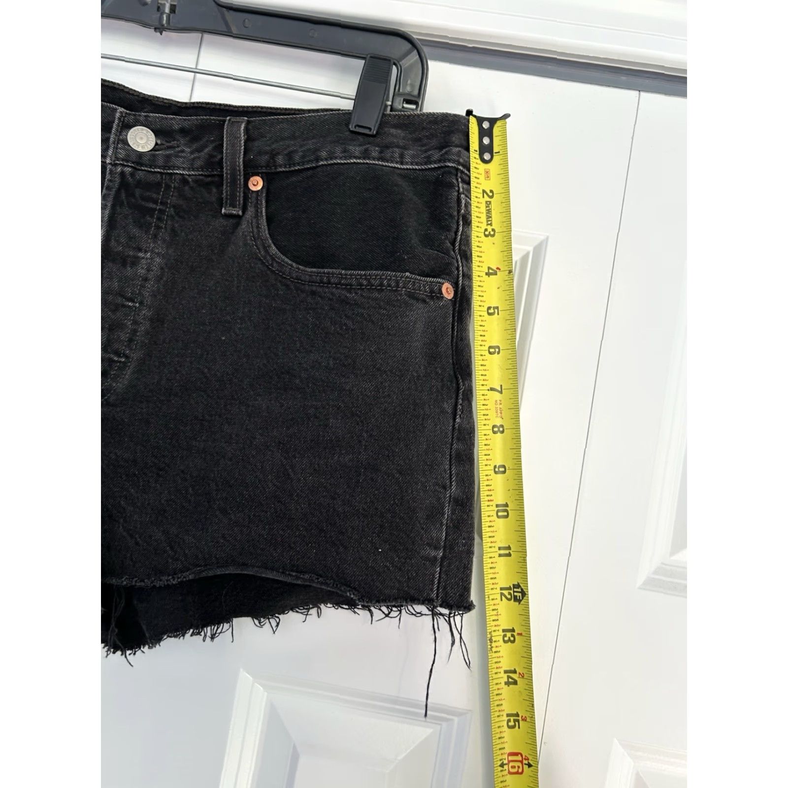 Levi's VINTAGE Levi’s 501 Black Distressed Raw Hem Hi-Rise Button Fly Cut Off Jean Shorts Women Sz 31 Size 24" / US 00 / IT 34 - 3 Thumbnail