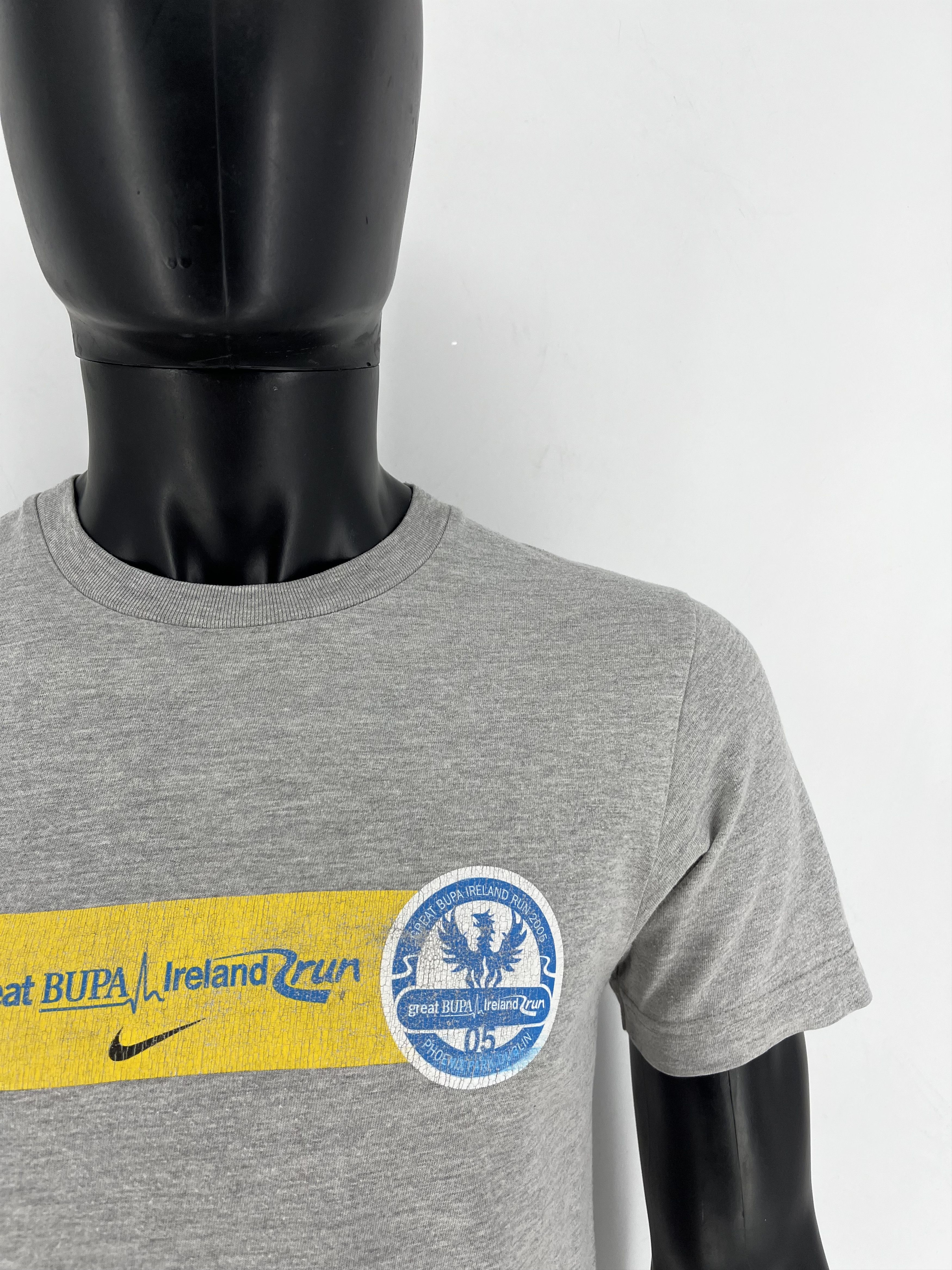 Other Vintage Y2K Nike Center Swoosh Logo T-Shirt Size S Size US S / EU 44-46 / 1 - 10 Thumbnail