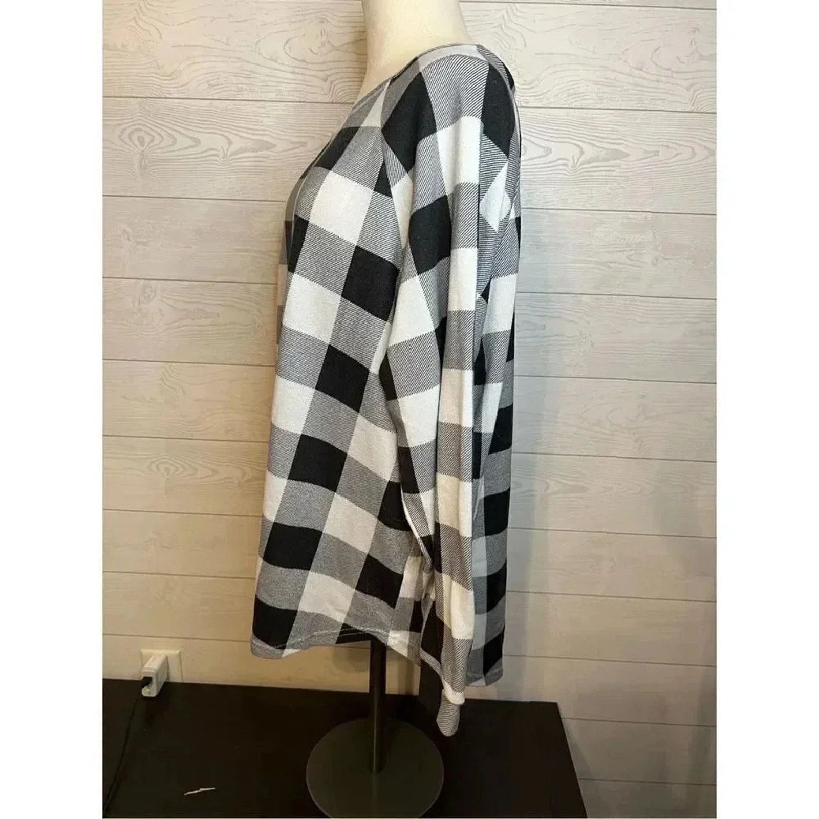 Other Chic Soul.Com black/white plaid long sleeve top Size 2XL Size XXL / US 16-18 / IT 52-54 - 2 Thumbnail