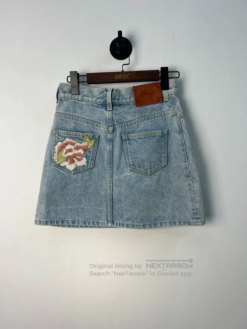 Gucci Gucci Embroidered denim skirt Size 25" / US 0 / IT 36 - 2 Thumbnail