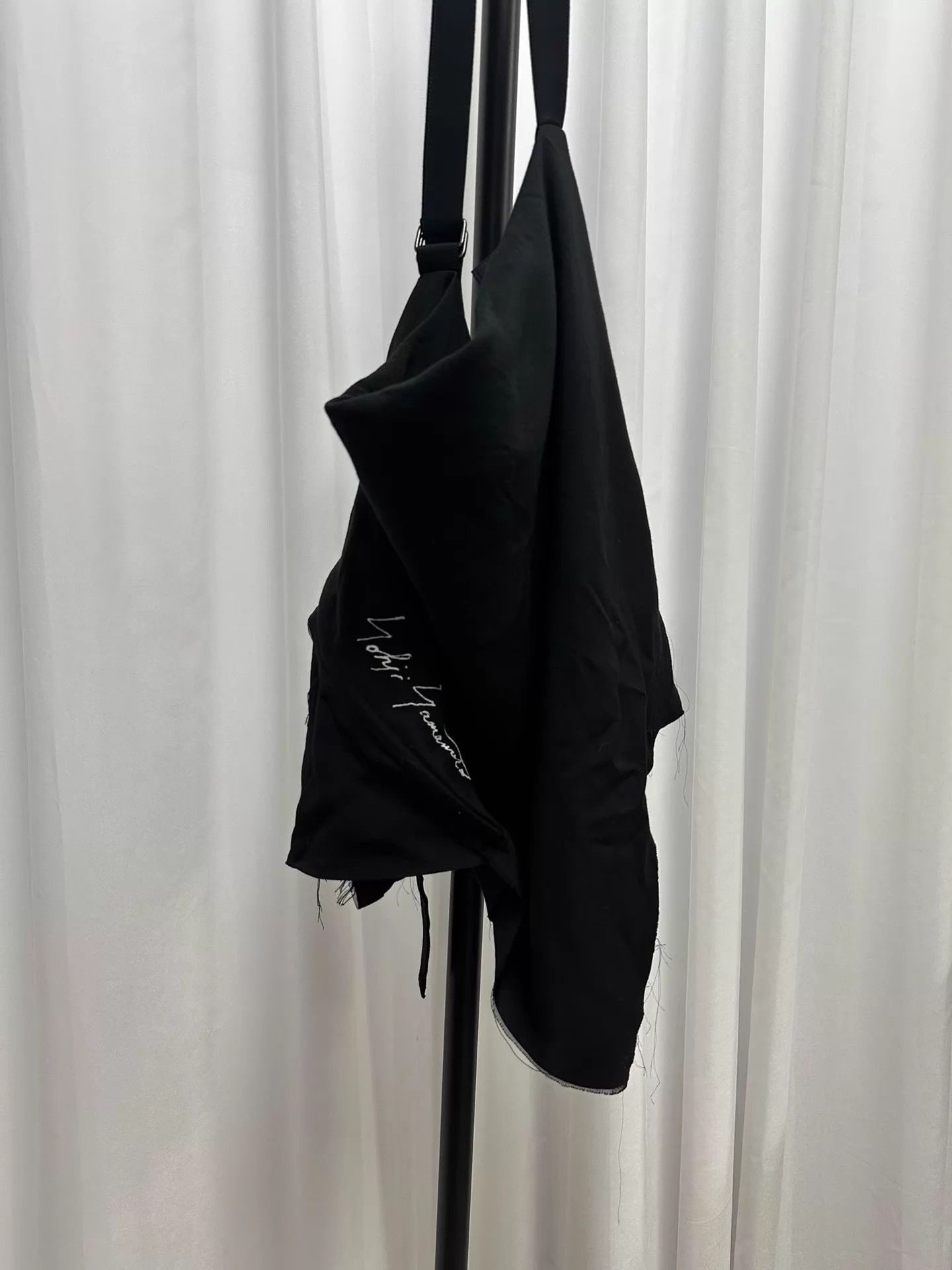 Yohji Yamamoto Yohji Yamamoto Discord Flowy Rayon Crossbody Bag Size ONE SIZE - 1 Thumbnail