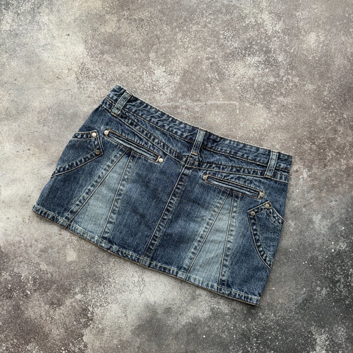 Hysteric Glamour 2000’s Fishbone Y2K Vintage Glam Washed Denim Mini Skirt Size 30" / US 8 / IT 44 - 8 Thumbnail