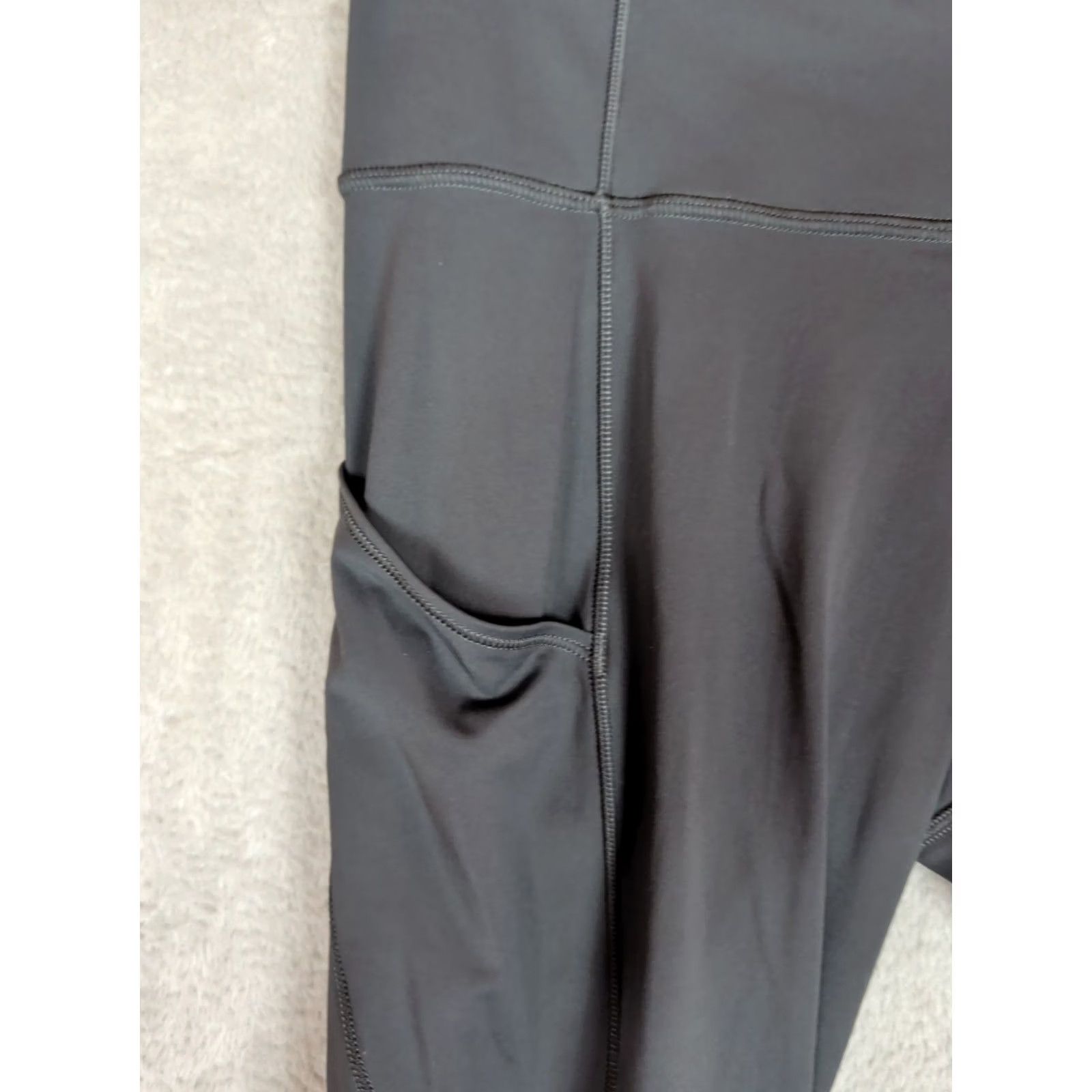 Lululemon Lululemon leggings gray size 6 womens pockets Size 28" / US 6 / IT 42 - 2 Thumbnail