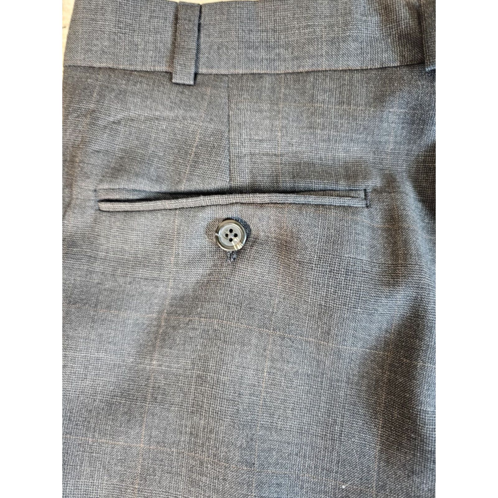 Ralph Lauren VINTAGE Lauren By RALPH LAUREN 2 Piece Suit Mens 44 Short 33x29 Grey Wool Classic 100% Wool Business Formal Party/Cocktail Travel Wedding Mens Size US 44 / EU 60 - 7 Thumbnail