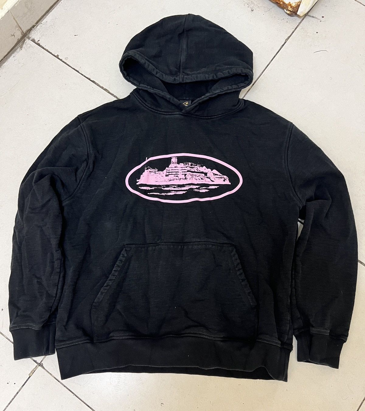Corteiz CORTEIZ ALCATRAZ HOODIE V2 BLACK & YELLOW | Grailed