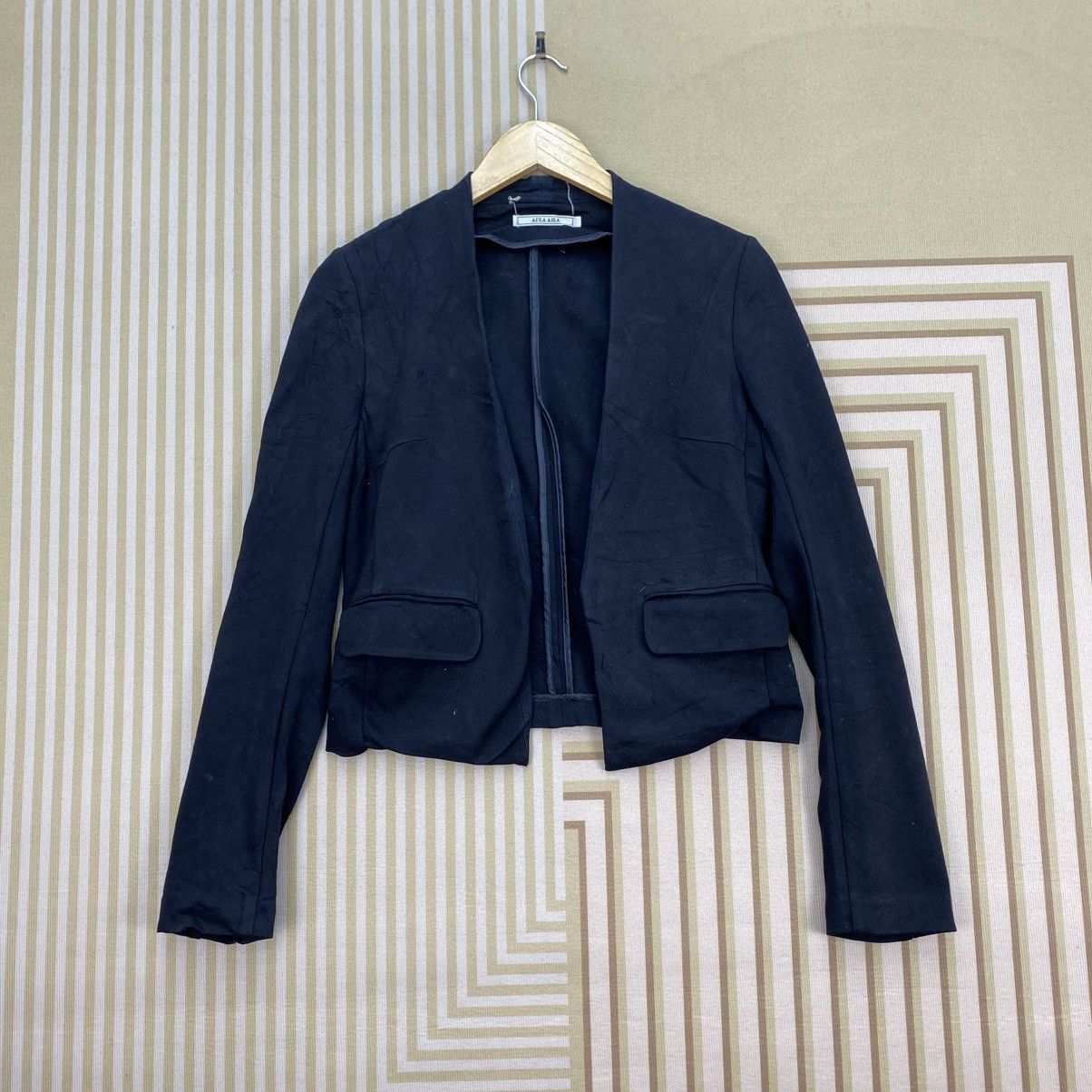 Alaia 🫶Aula aila Cropped Button Less Jacket Size M / US 6-8 / IT 42-44 - 1 Thumbnail