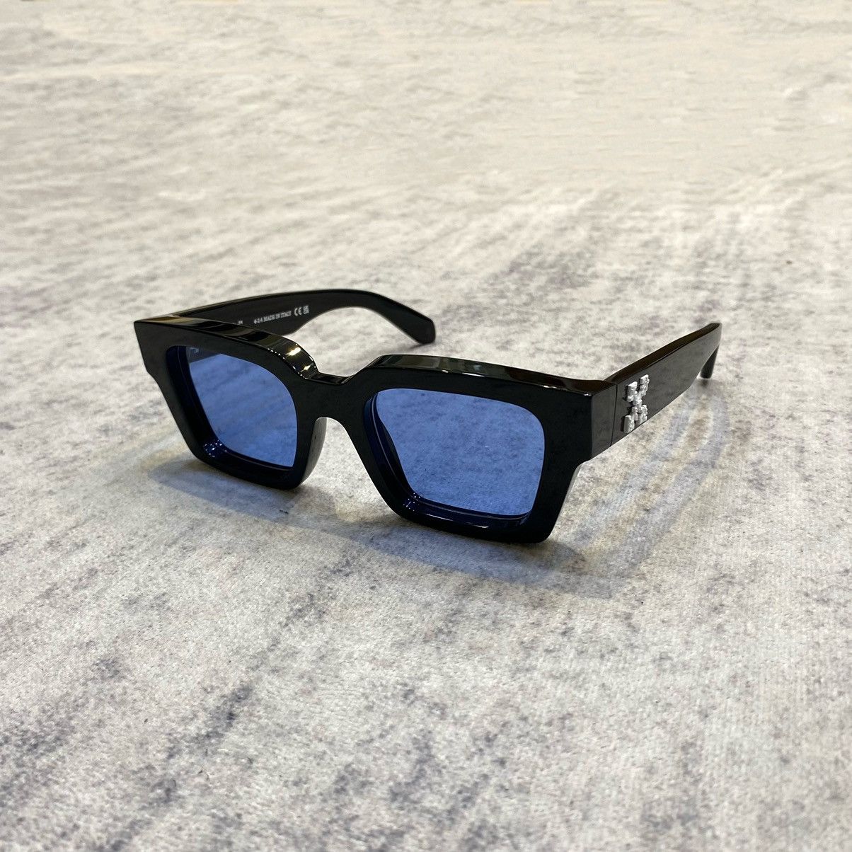 Off-White OFF WHITE VIRGIL BLUE OERI008C99PLA0021045 Size ONE SIZE - 1 Thumbnail
