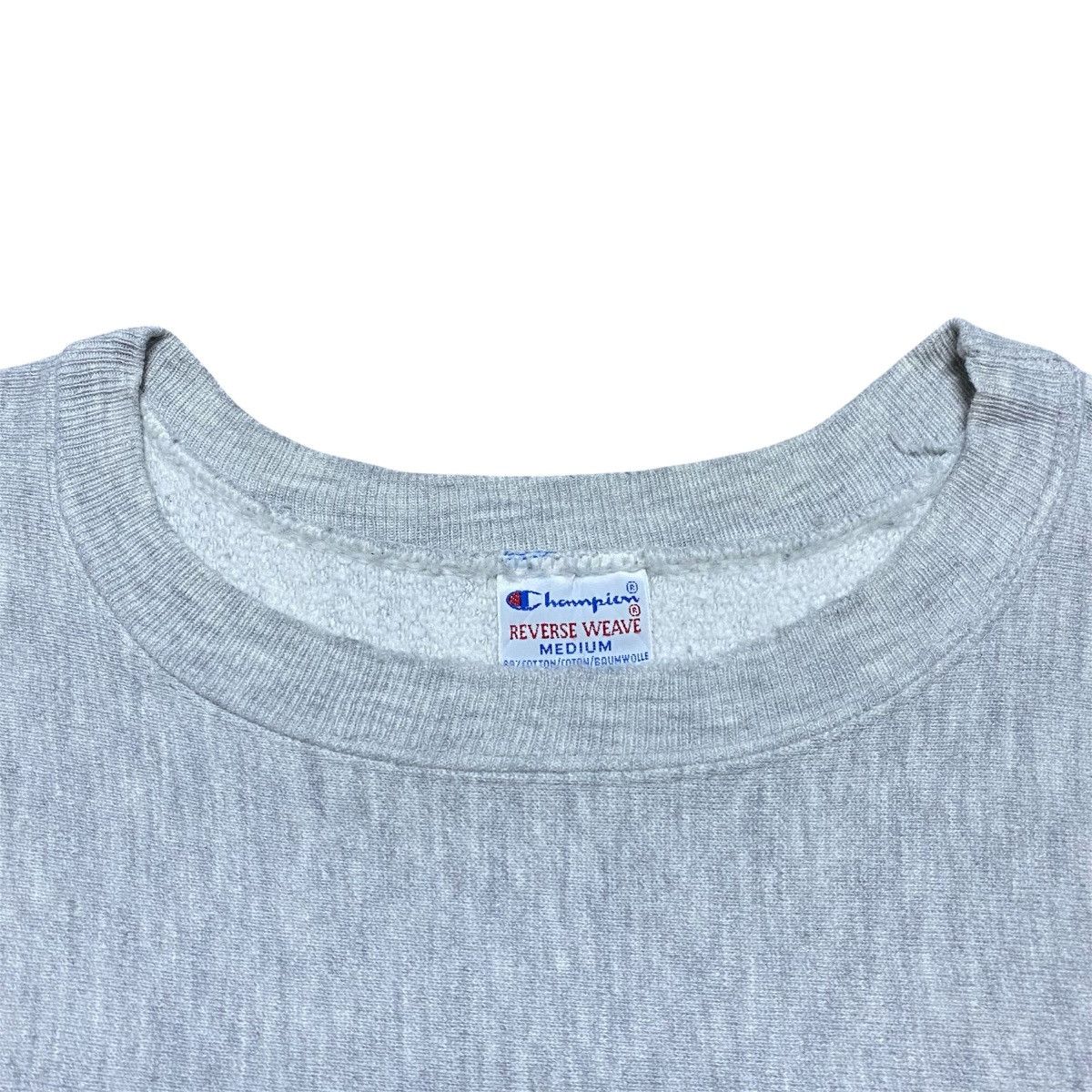 Champion Rare‼️🔥Vintage Distress Champion Reverse Weave Sweatshirt Size US M / EU 48-50 / 2 - 4 Thumbnail