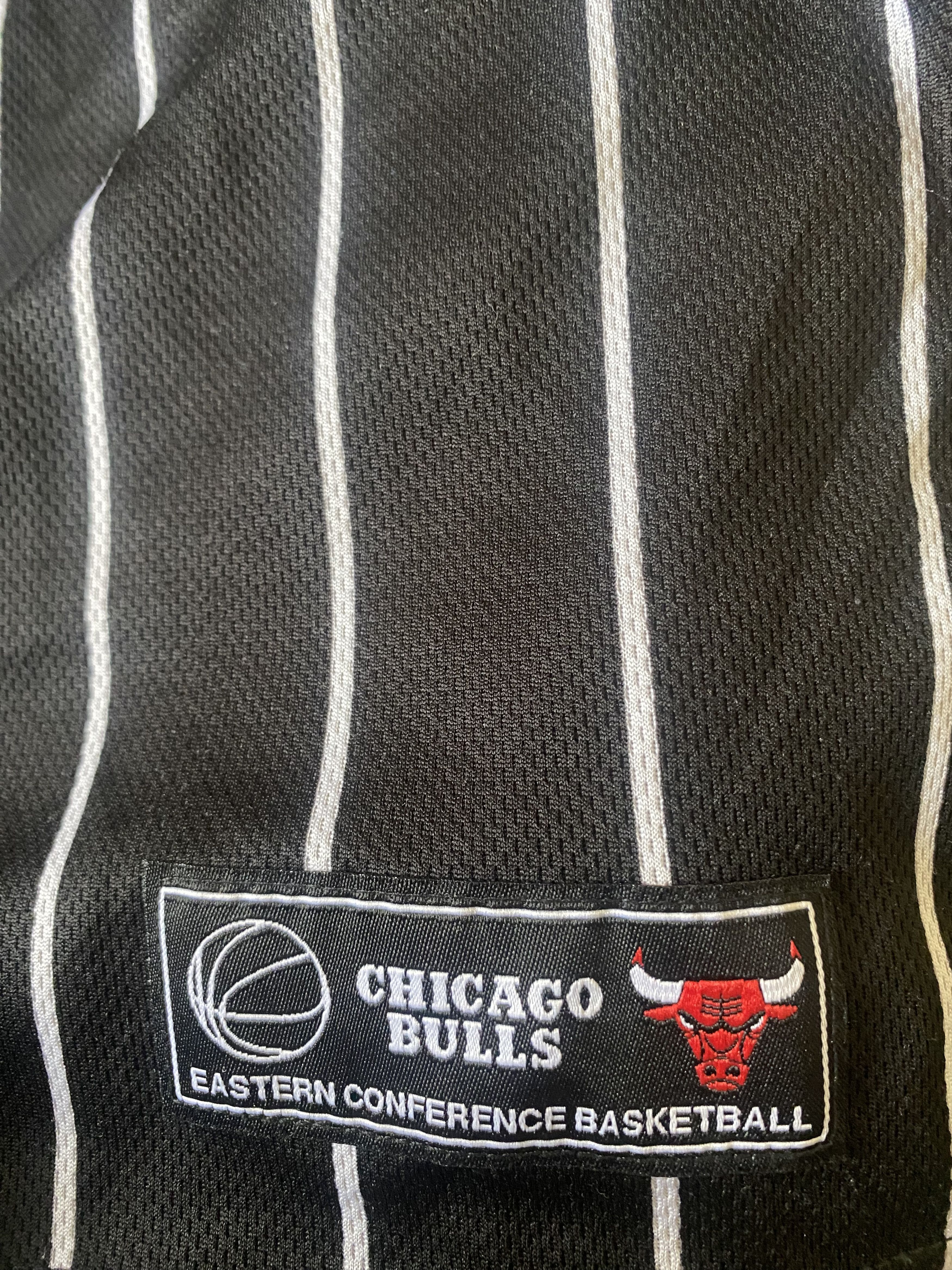 Other Vintage CHICAGO BULLS T-shirt - M - NBA - UNIQUE Size US M / EU 48-50 / 2 - 4 Thumbnail