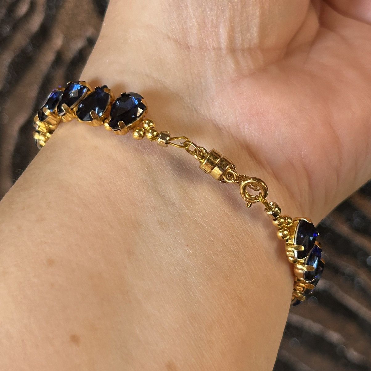 Handmade Handcrafted elegant sapphire blue teardrop bracelet Size ONE SIZE - 3 Thumbnail