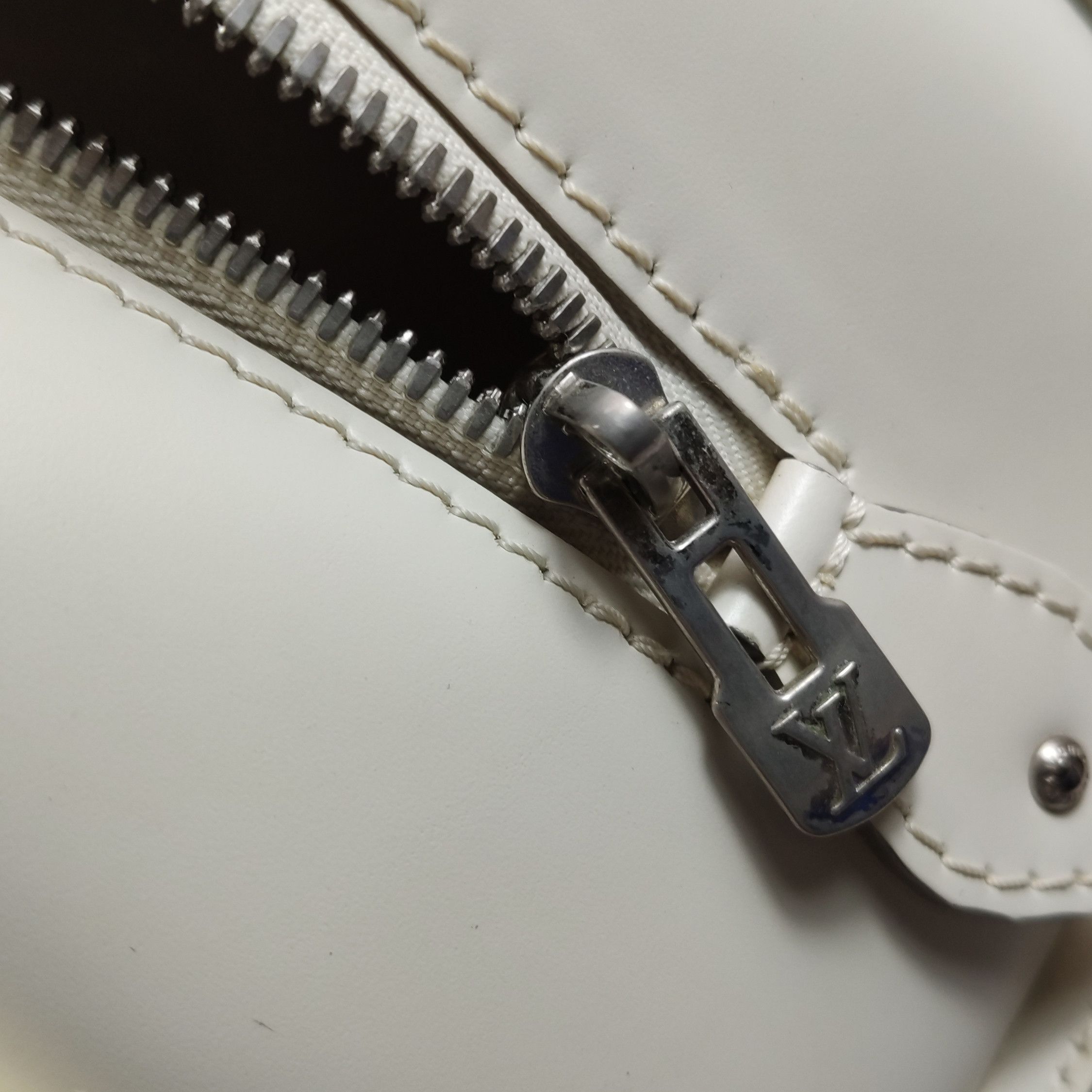 Louis Vuitton Louis Vuitton (LV) Pont Neuf cowhide water ripple handbag - Size ONE SIZE - 4 Thumbnail