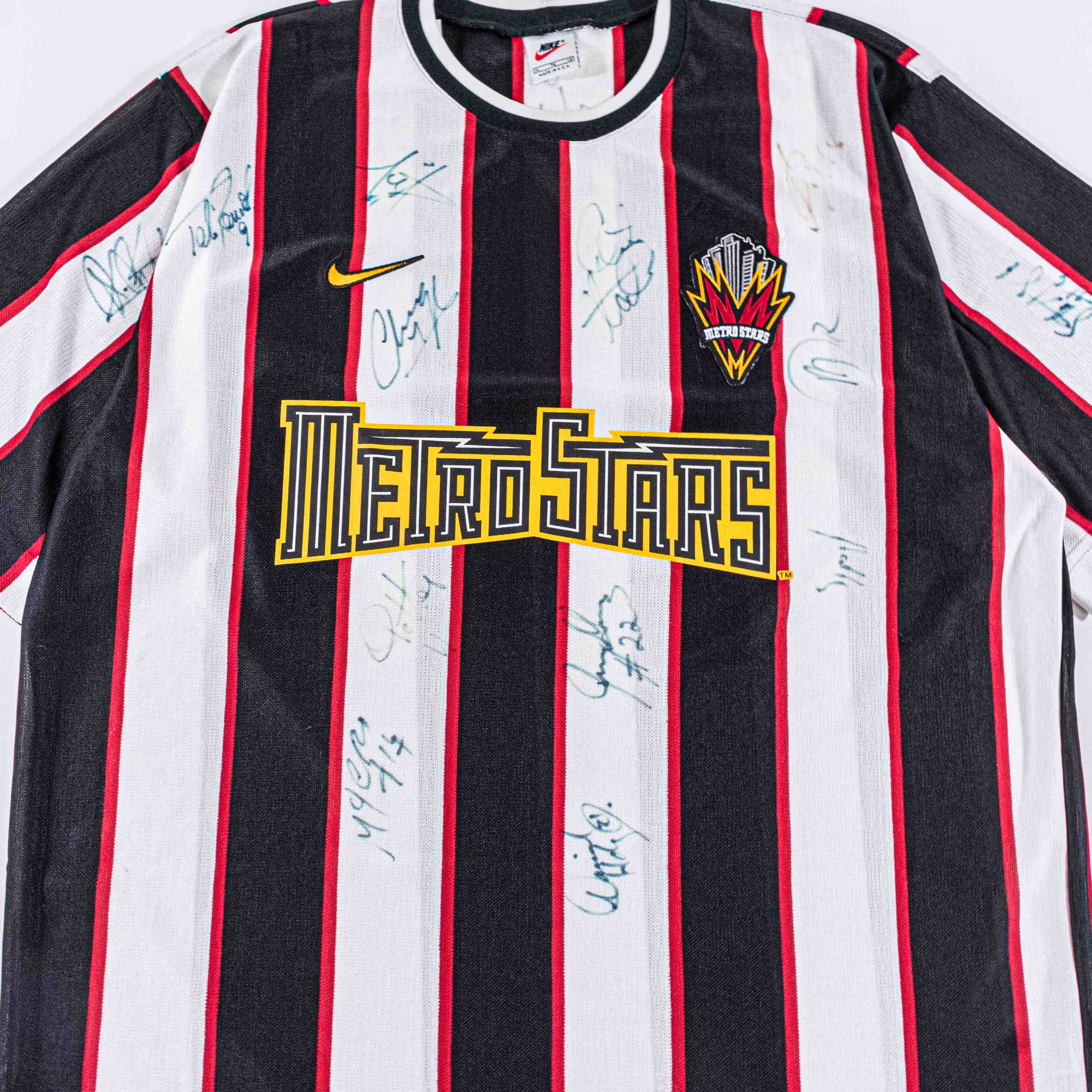 Nike 1997 NIKE New York New Jersey MetroStars Autographed Jersey Size US XL / EU 56 / 4 - 22 Thumbnail