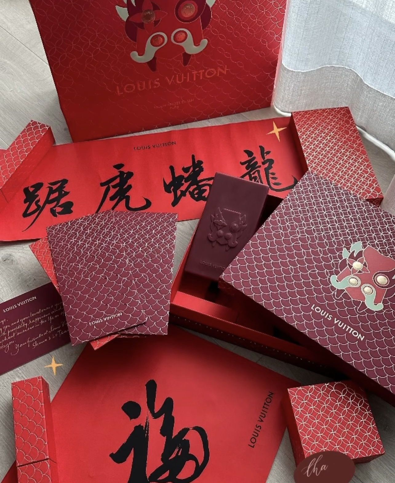image of Louis Vuitton Dragon Year Gift Set Candle Red Packet, Men's