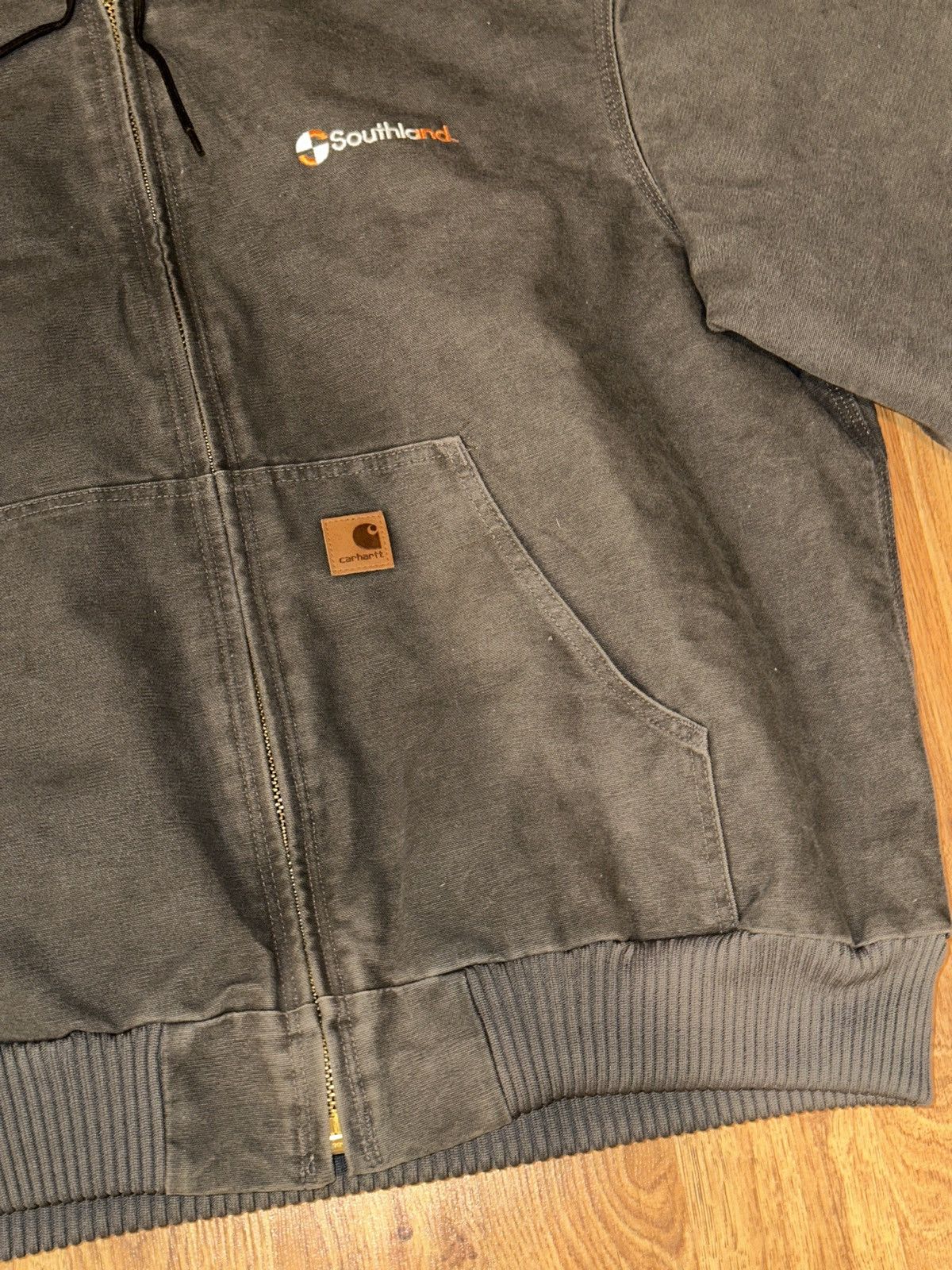 Carhartt VTG Y2K Carhartt J130 GVL Gray Hooded Jacket Canvas Workwear Size US XL / EU 56 / 4 - 2 Thumbnail