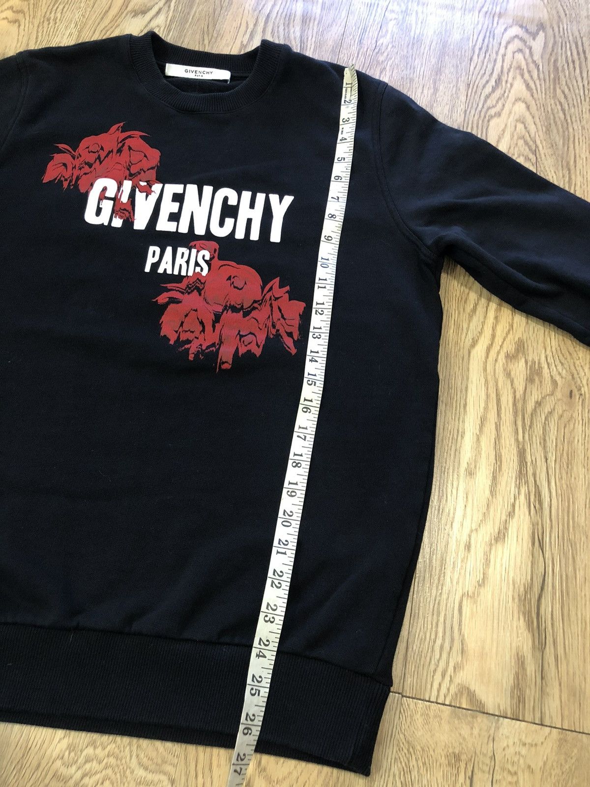 Givenchy Givenchy black roses sweatshirt Size US S / EU 44-46 / 1 - 7 Thumbnail