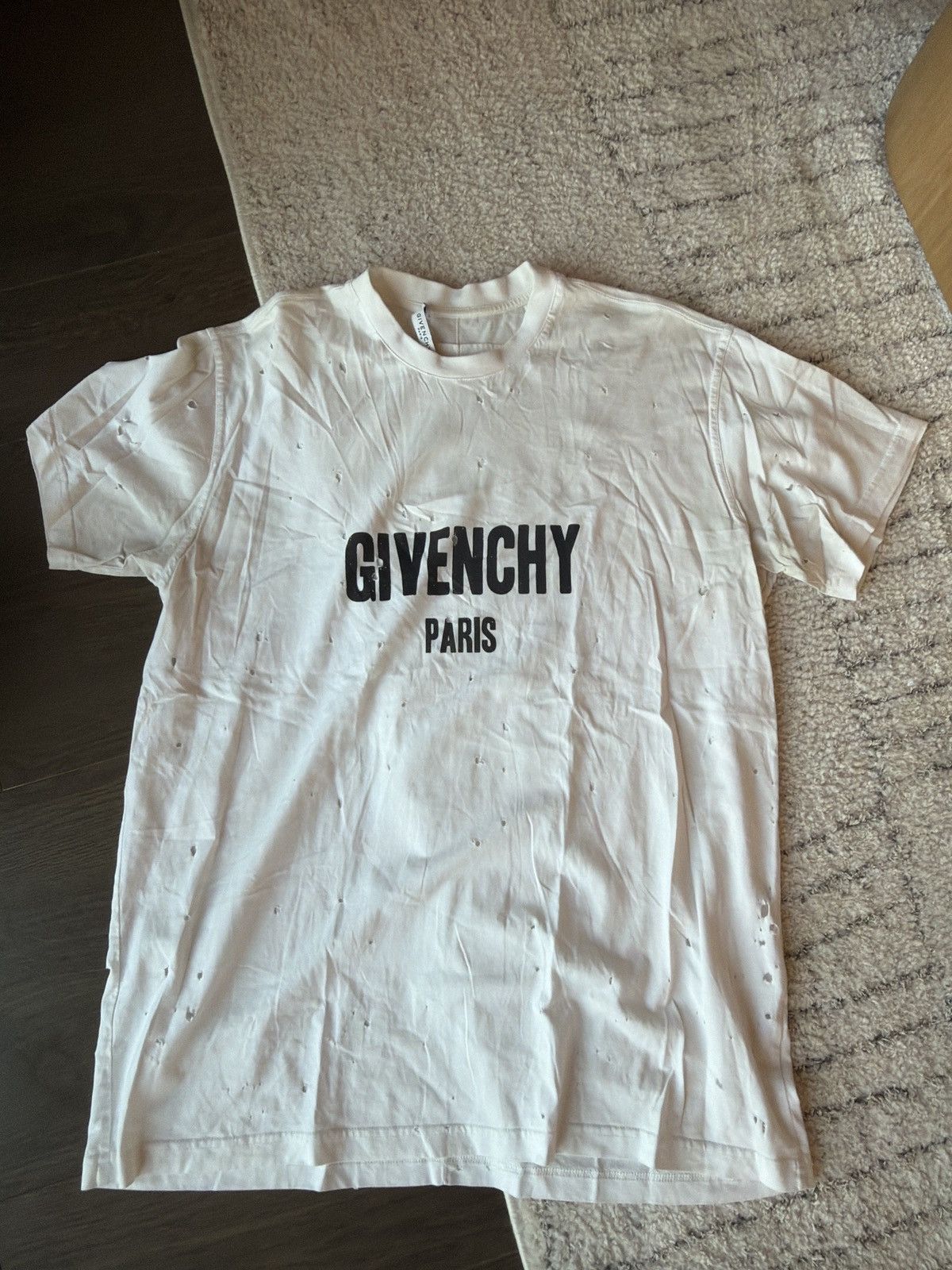 Givenchy Givenchy Hole Logo Tee Size US XXS / EU 40 - 1 Thumbnail