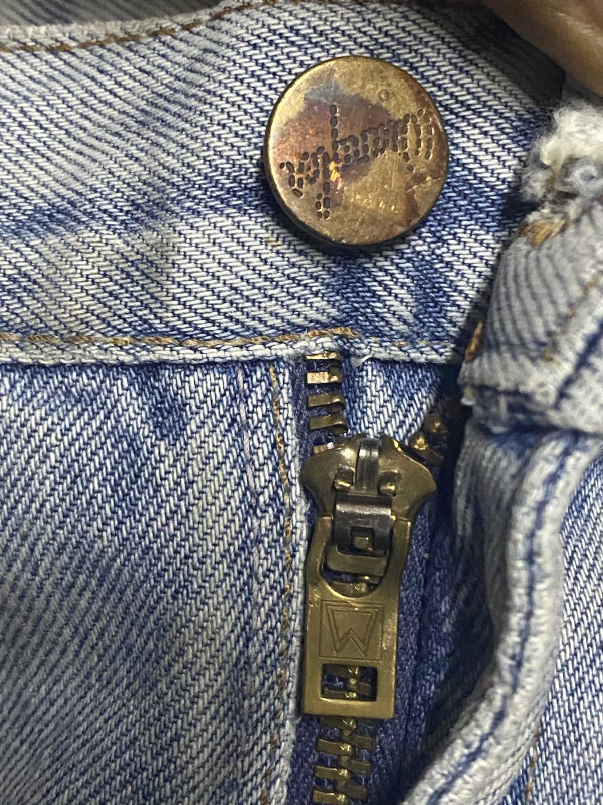 Wrangler Wrangler Vintage Distressed Denim One of a Kind Fade & Paint Size US 33 - 12 Thumbnail