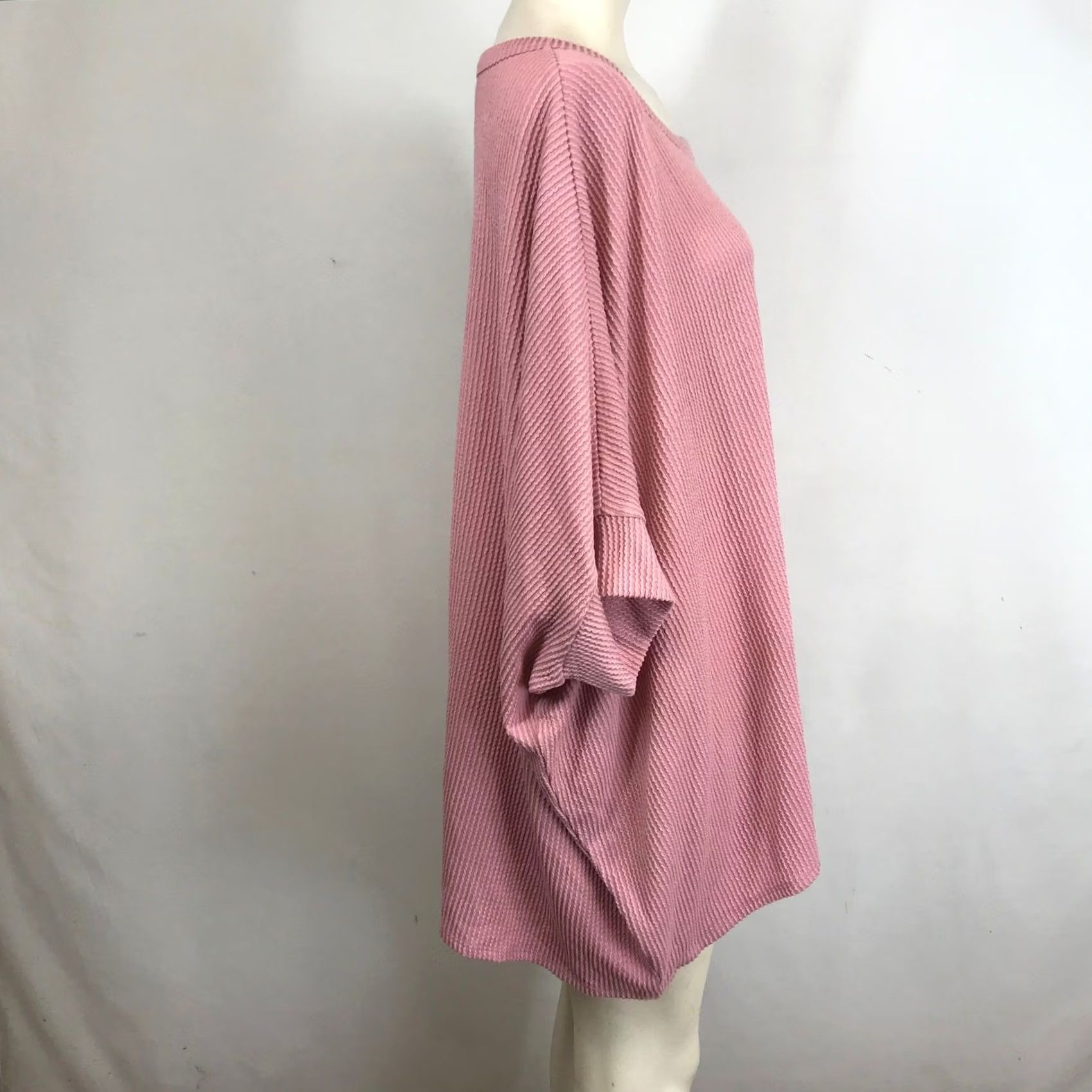 Vintage VINTAGE ANDREE BY UNIT Pink Waffle Knit Oversized Dolman Sleeve Top 2X 3X Size XXL / US 16-18 / IT 52-54 - 4 Thumbnail