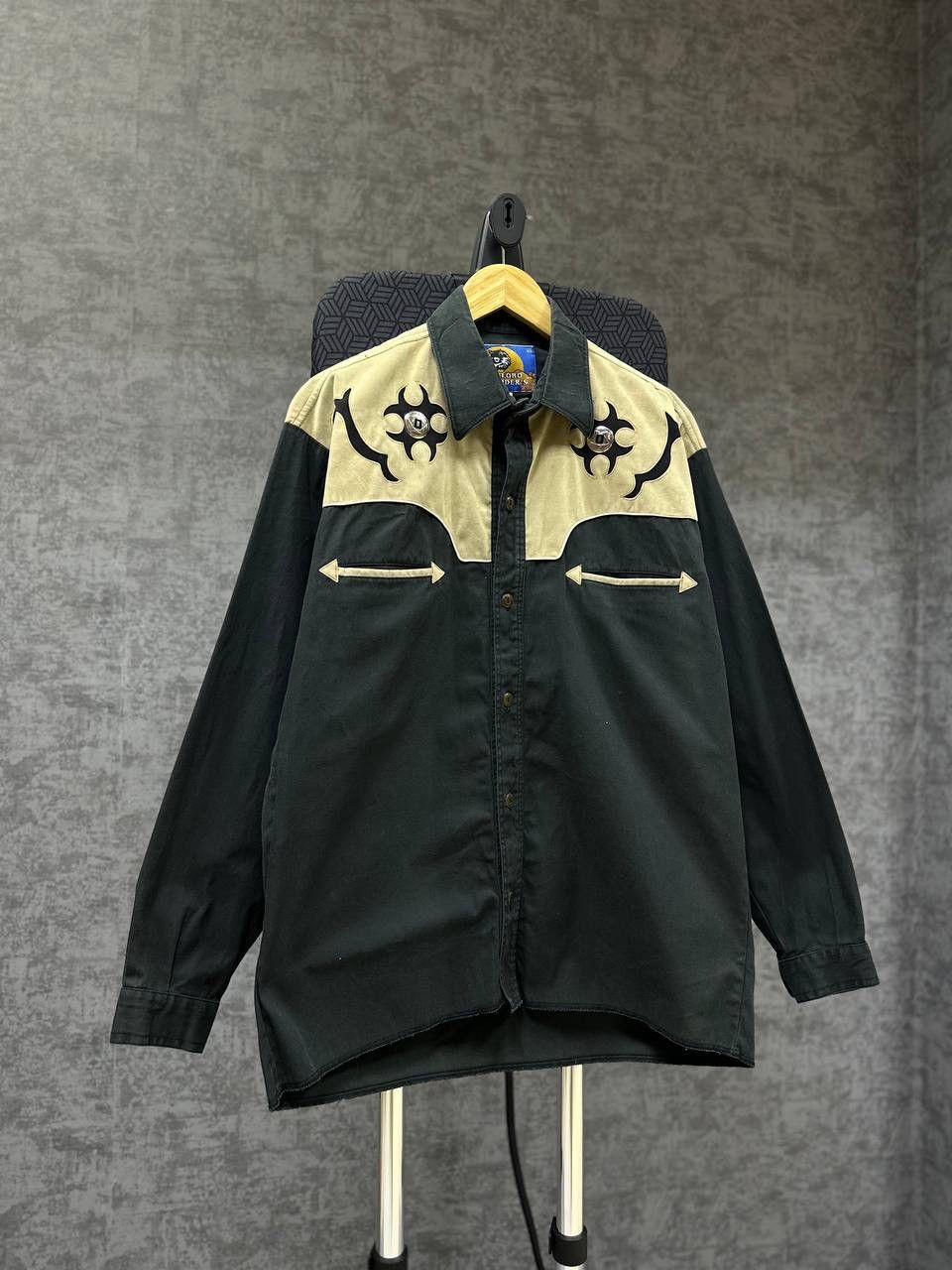 Cowboy Equipment × Vintage Vintage Cowboy Long Lobo Riders Black Shirt Size US L / EU 52-54 / 3 - 5 Thumbnail