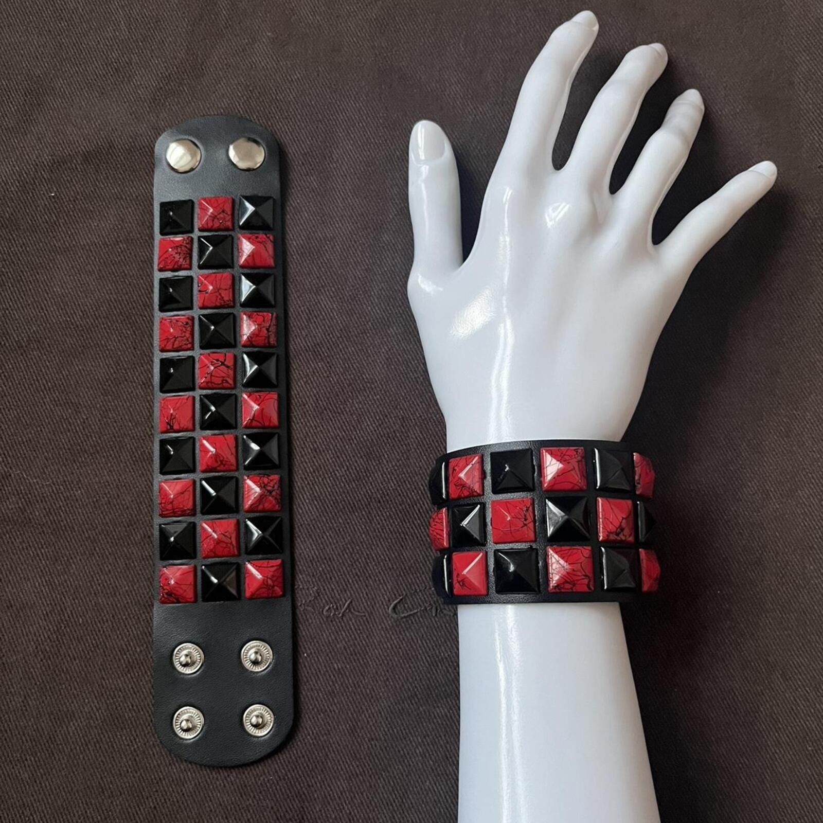 Other Black and red Studded leather cuff Size ONE SIZE - 1 Preview