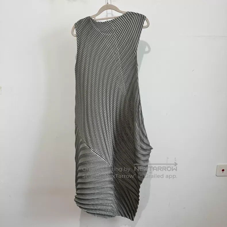 Issey Miyake Issey Miyake Grey Dress Size M / US 6-8 / IT 42-44 - 2 Thumbnail