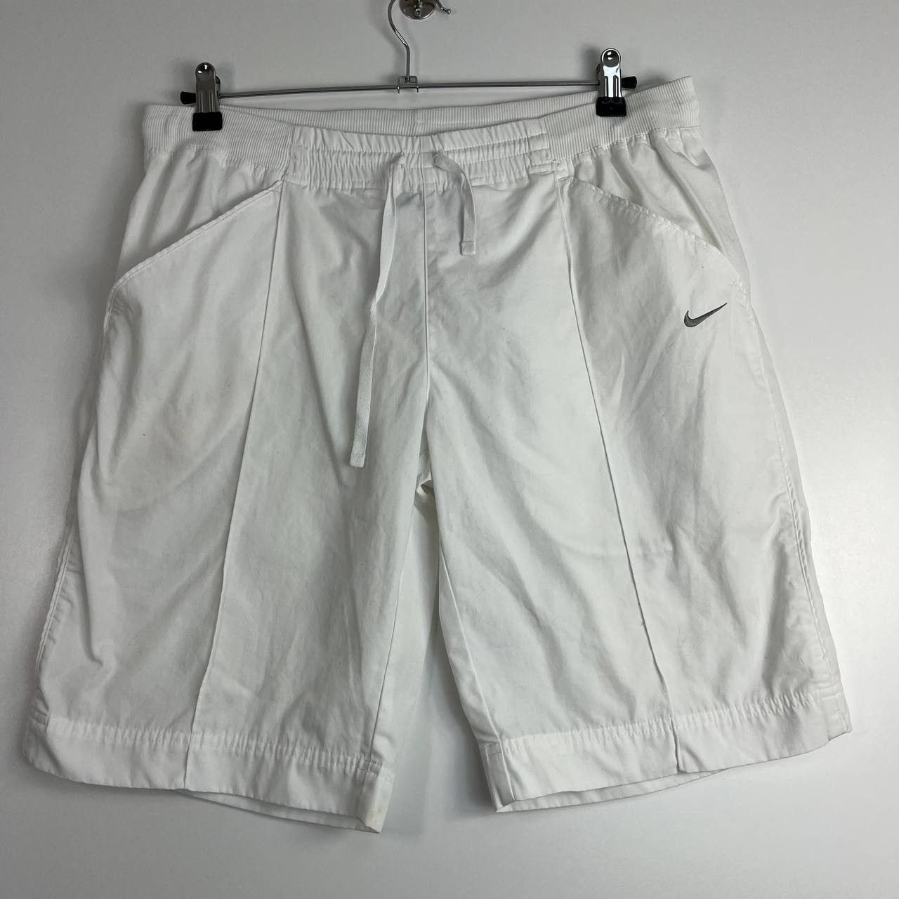 Nike Nike White Vintage Casual Sports Shorts Mens Size L Size US 40 / EU 56 - 1 Thumbnail