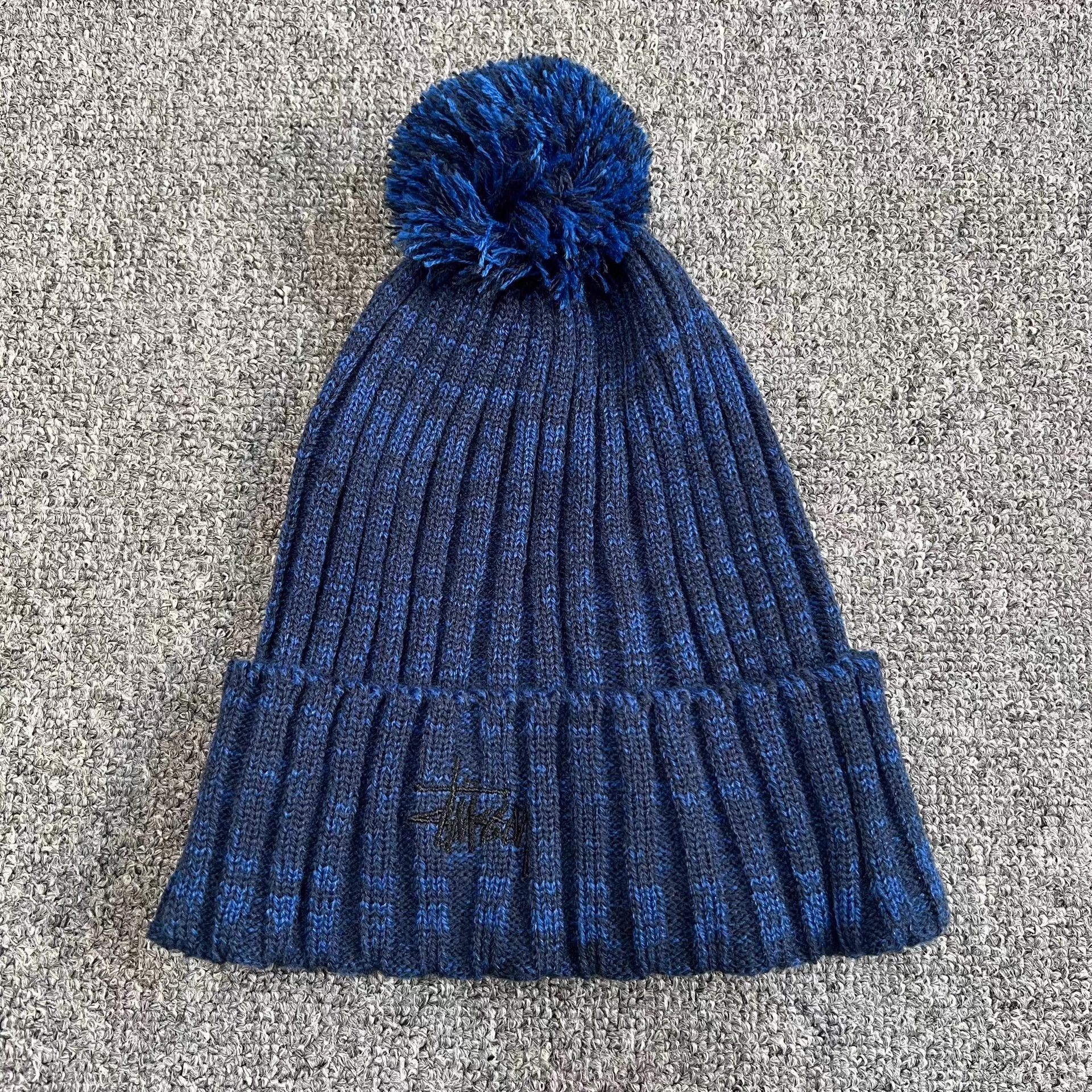 Stussy Stussy embroidered logo knit beanie In stock Q7 Size ONE SIZE - 1 Thumbnail