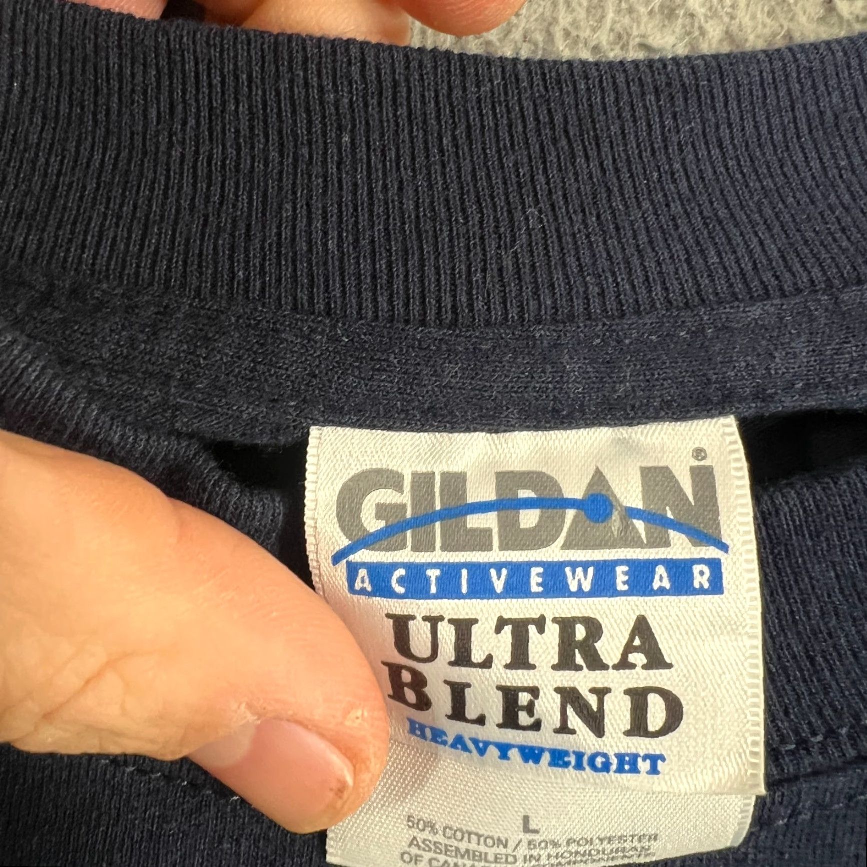 Gildan VINTAGE Illinois Shirt Men L Blue Long Sleeve Gildan Logo Embroidered 90s Hip Hop Classic CottonBlend Pullover/Crew Neck Size US L / EU 52-54 / 3 - 5 Thumbnail